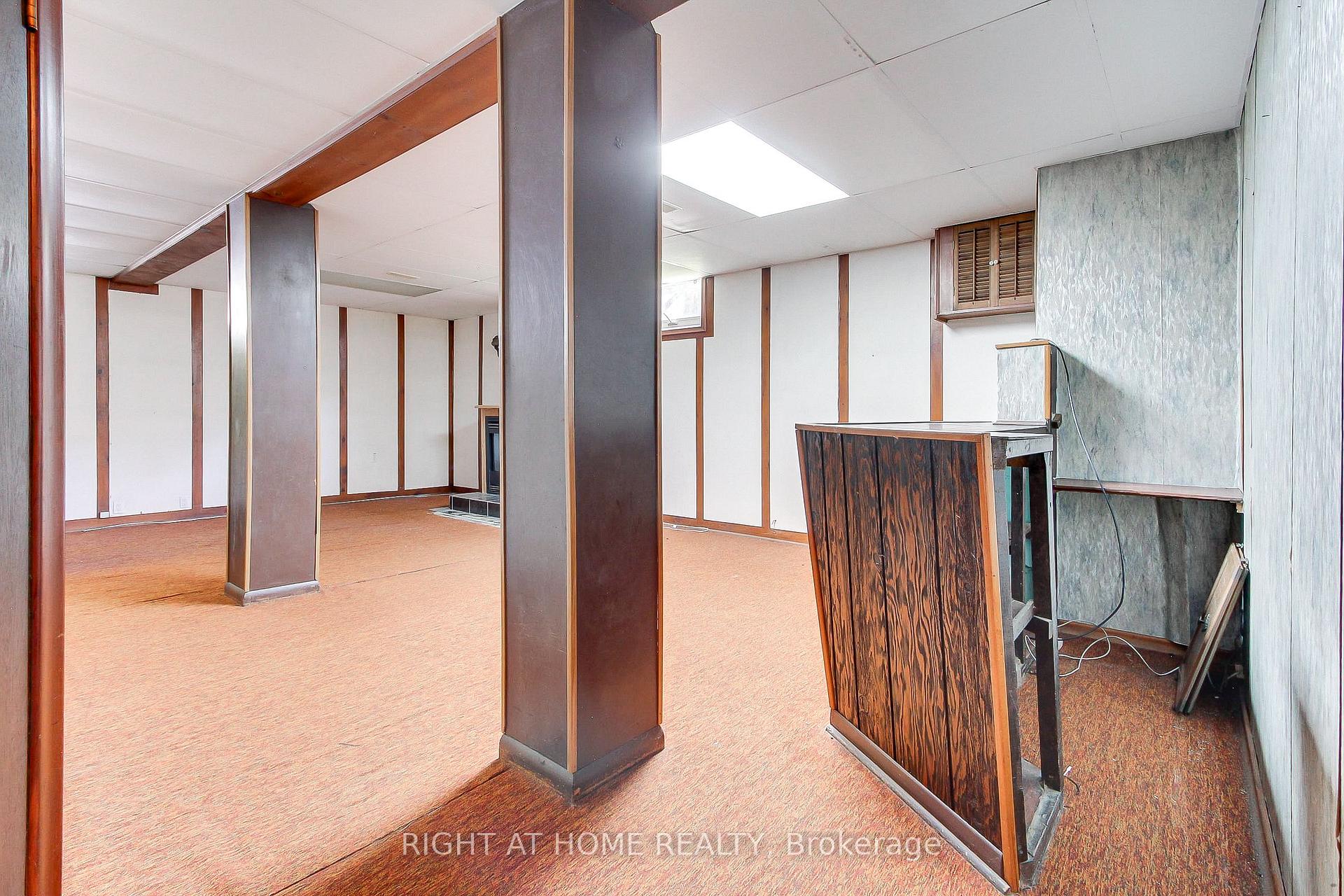 Photo 18 of 40 Kitimat Crescent, Aurora, Aurora Heights — HOMEH