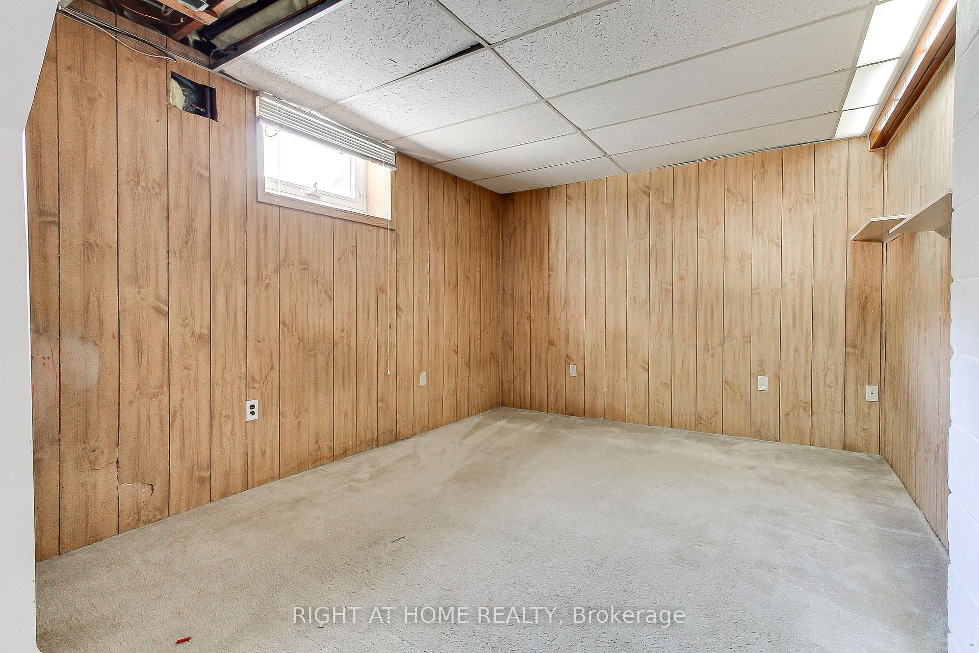 Photo 20 of 40 Kitimat Crescent, Aurora, Aurora Heights — HOMEH
