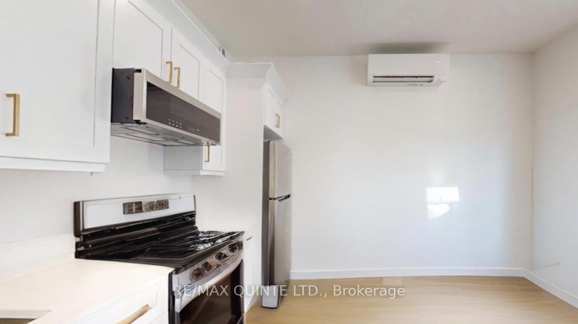 Photo 4 of Unit 1, 256 Coleman Street, Belleville, Belleville Ward — HOMEH