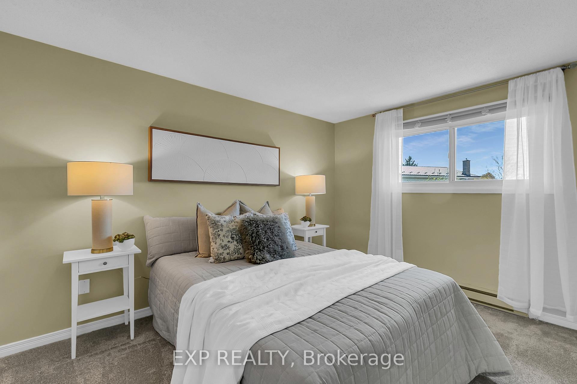 Photo 15 of 319 B Mayview Crescent, Waterloo — HOMEH