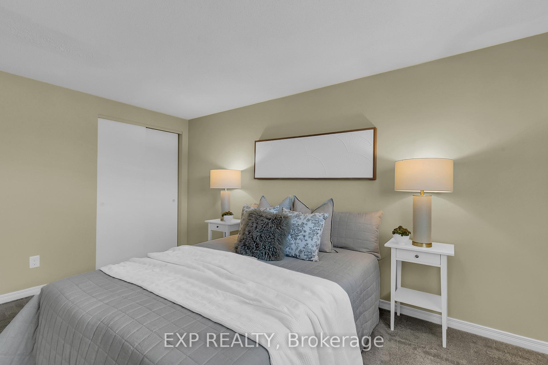 Photo 17 of 319 B Mayview Crescent, Waterloo — HOMEH