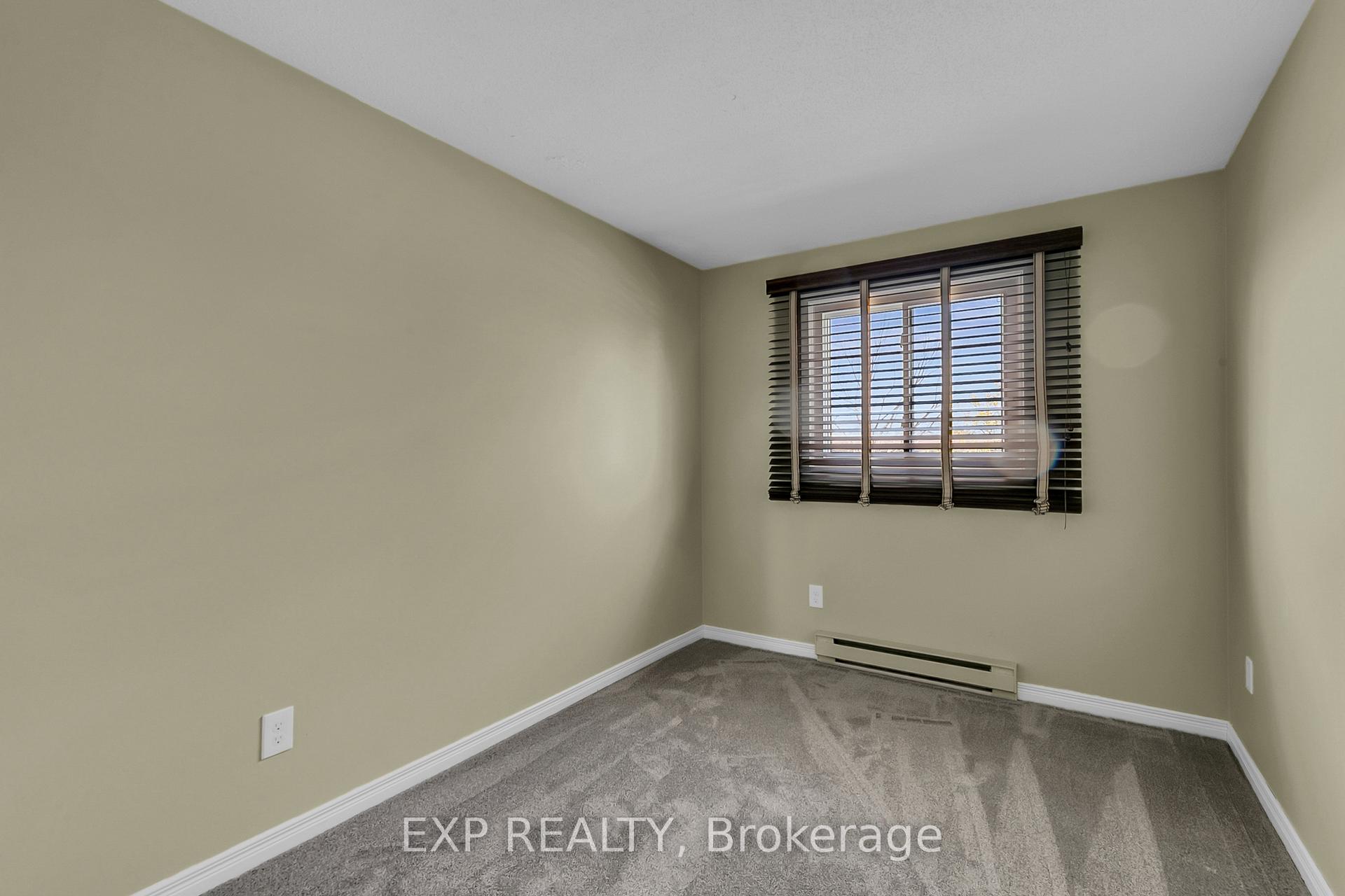 Photo 18 of 319 B Mayview Crescent, Waterloo — HOMEH