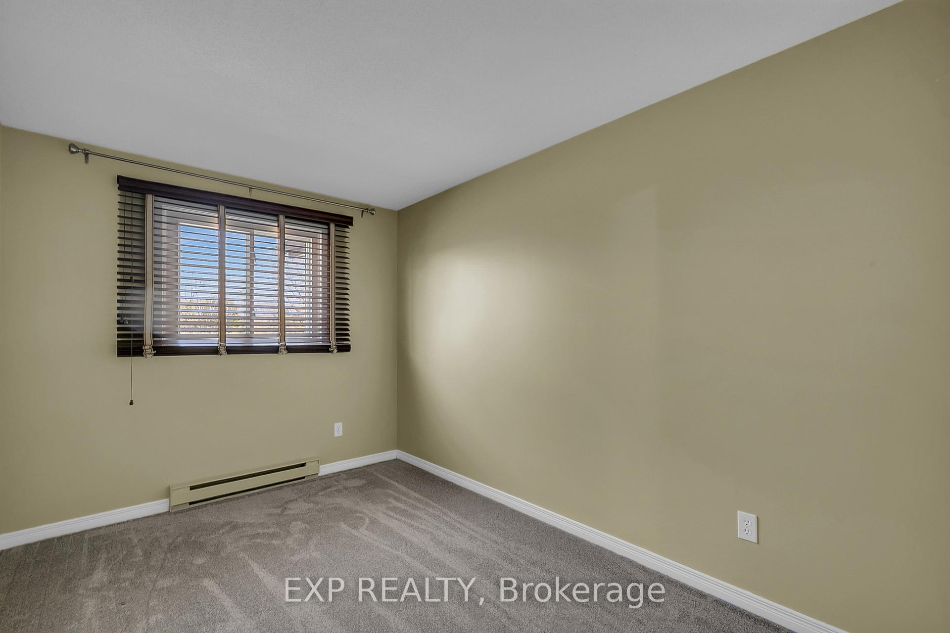 Photo 19 of 319 B Mayview Crescent, Waterloo — HOMEH