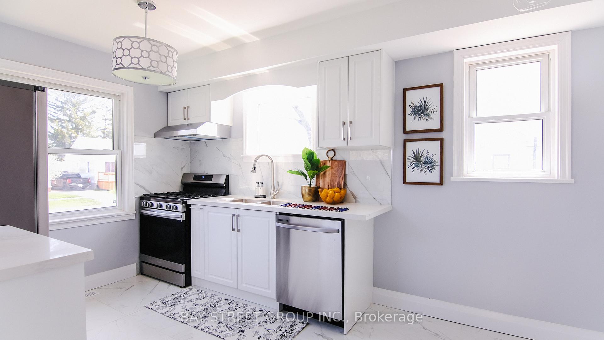 Photo 11 of 2653 Alexis Road, Windsor — HOMEH