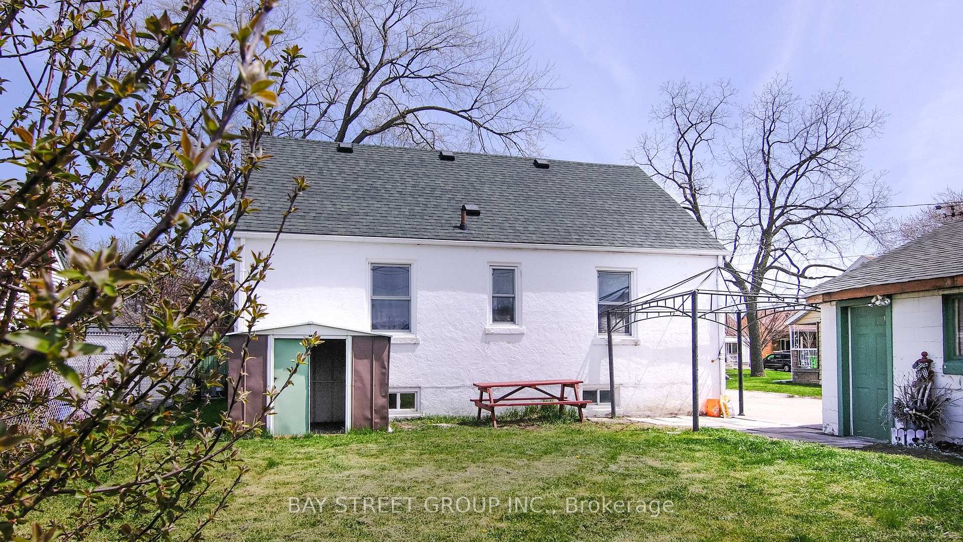 Photo 25 of 2653 Alexis Road, Windsor — HOMEH