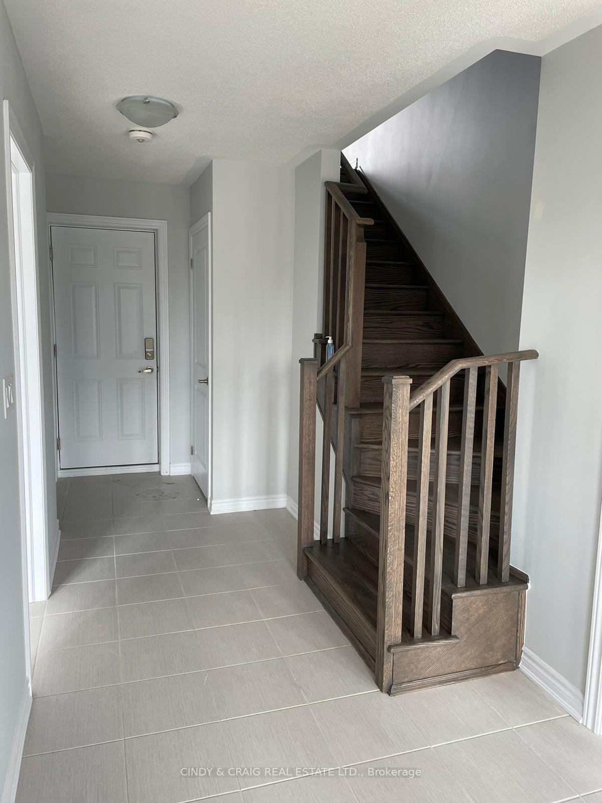 Photo 2 of 19 Porcelain Way, Whitby, Rolling Acres — HOMEH