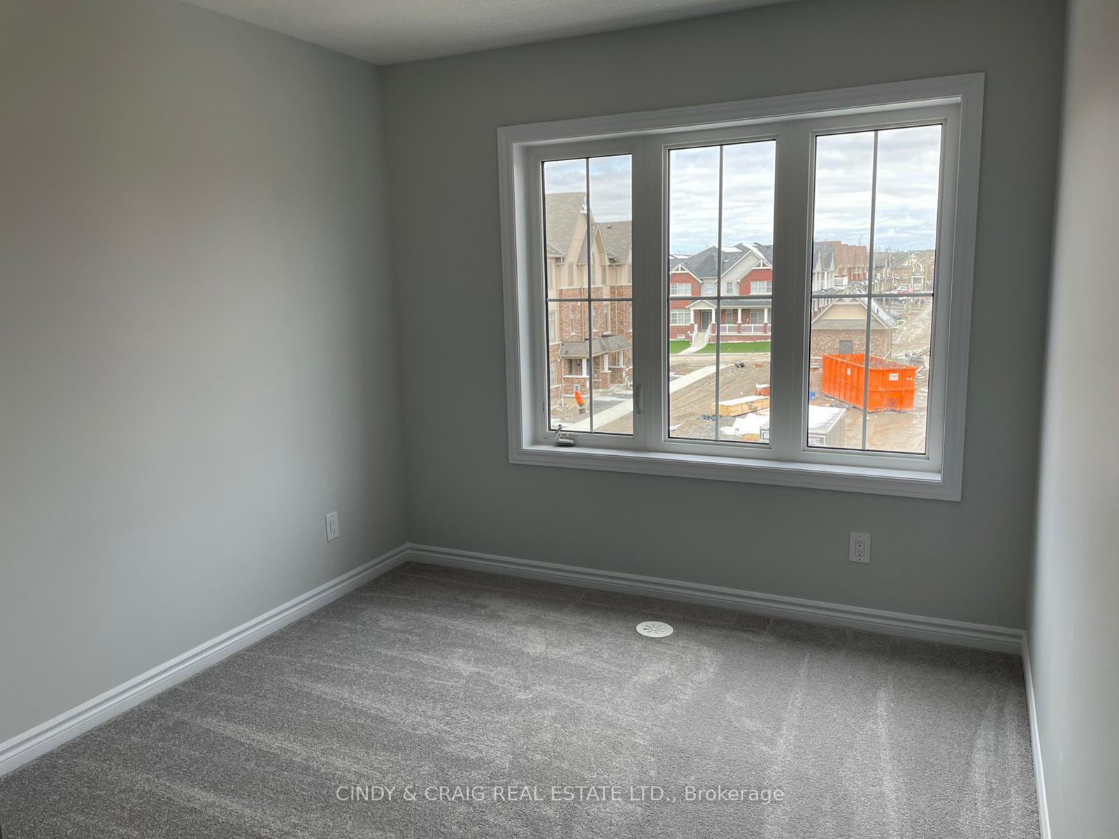 Photo 7 of 19 Porcelain Way, Whitby, Rolling Acres — HOMEH