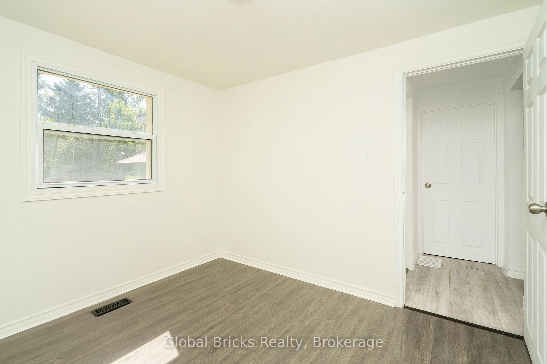 Photo 10 of 51 75th Street, Wasaga Beach — HOMEH