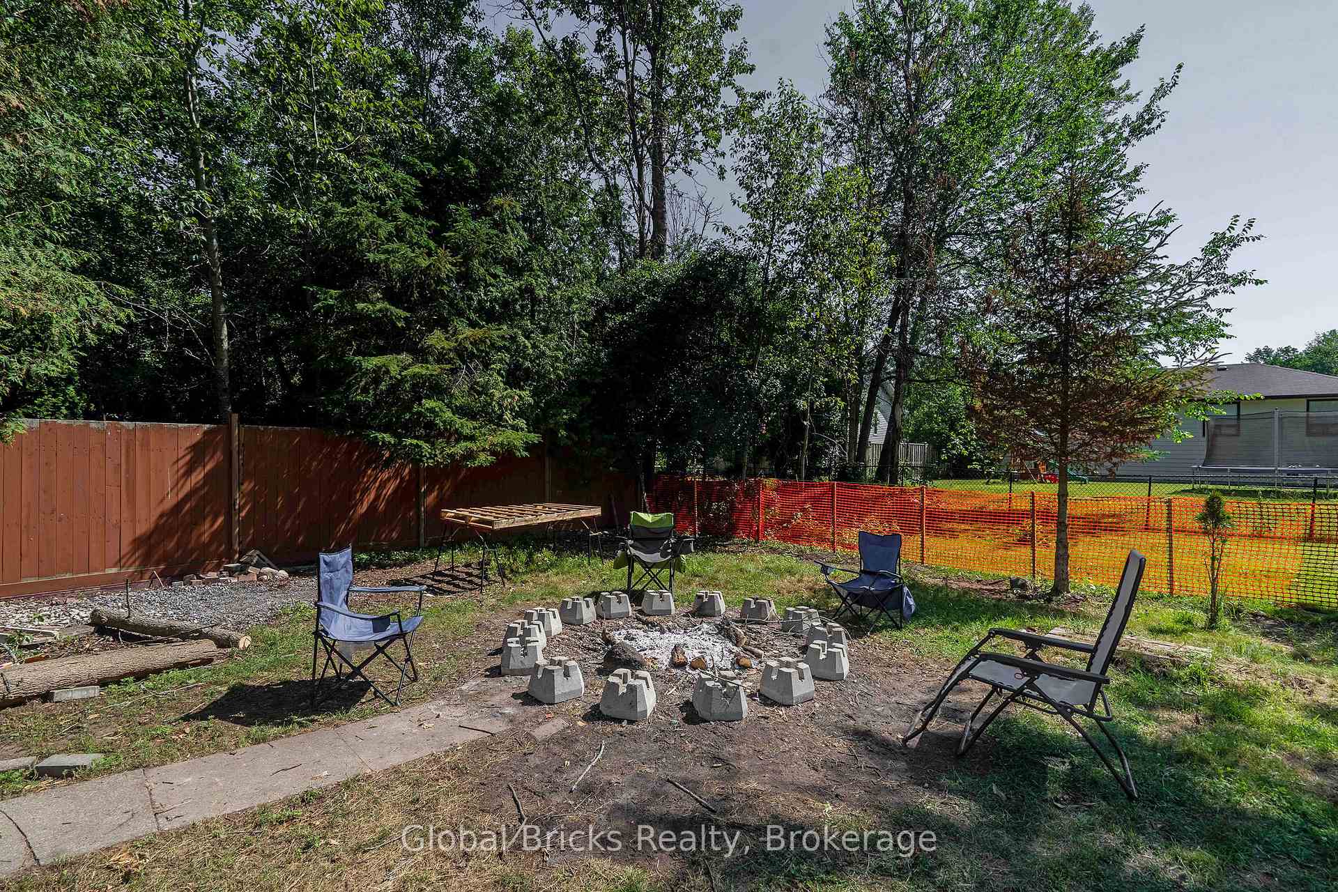 Photo 23 of 51 75th Street, Wasaga Beach — HOMEH
