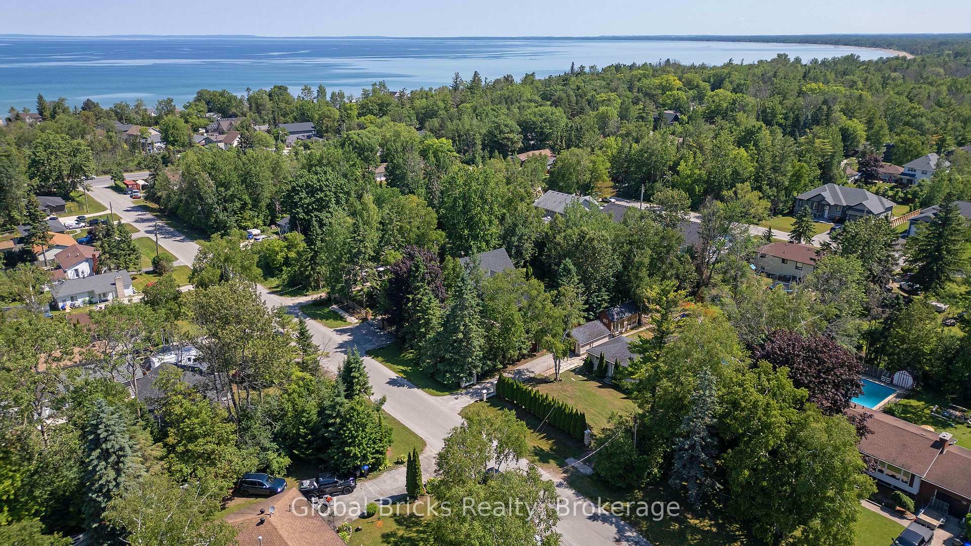 Photo 30 of 51 75th Street, Wasaga Beach — HOMEH
