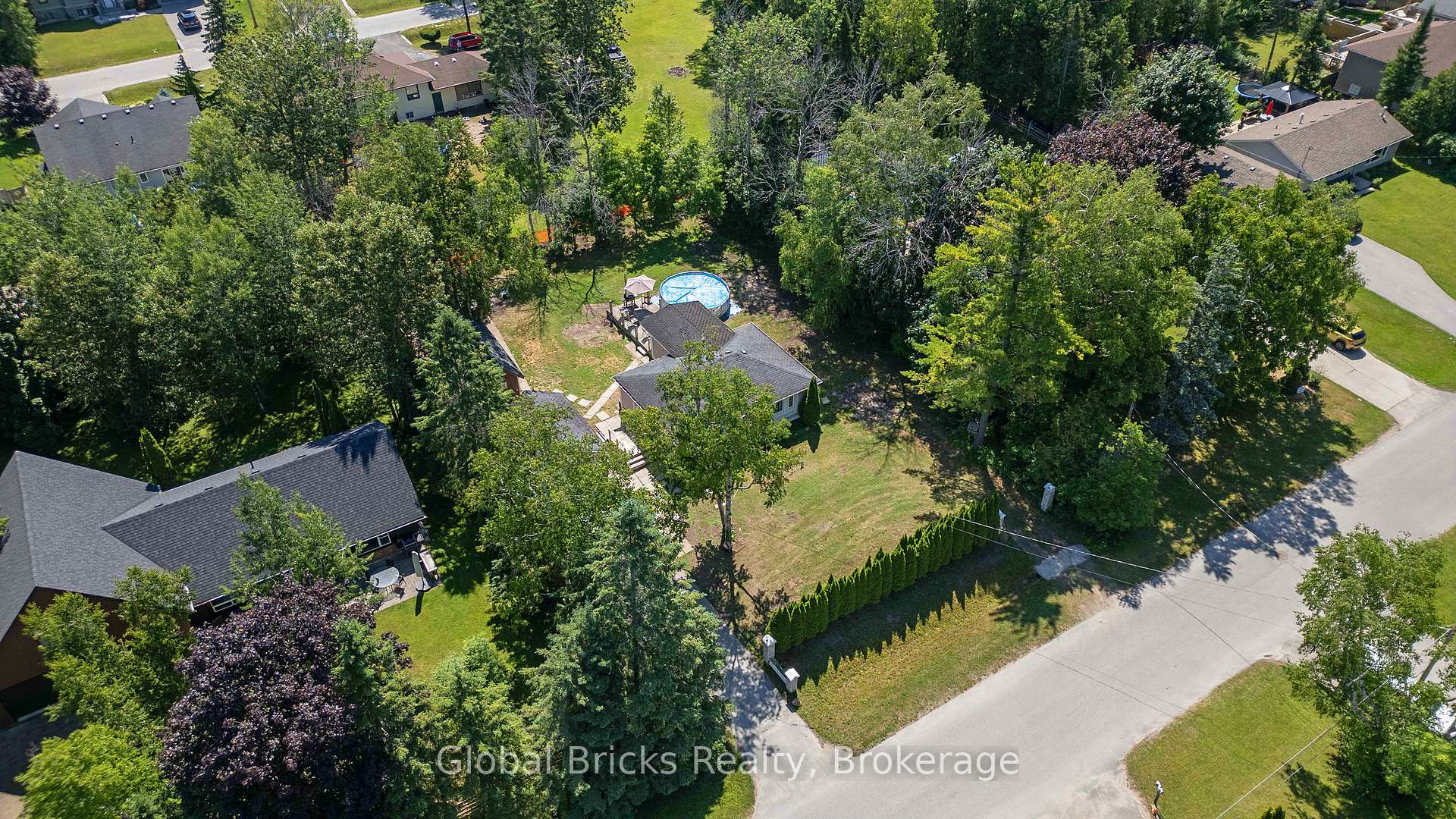 Photo 32 of 51 75th Street, Wasaga Beach — HOMEH