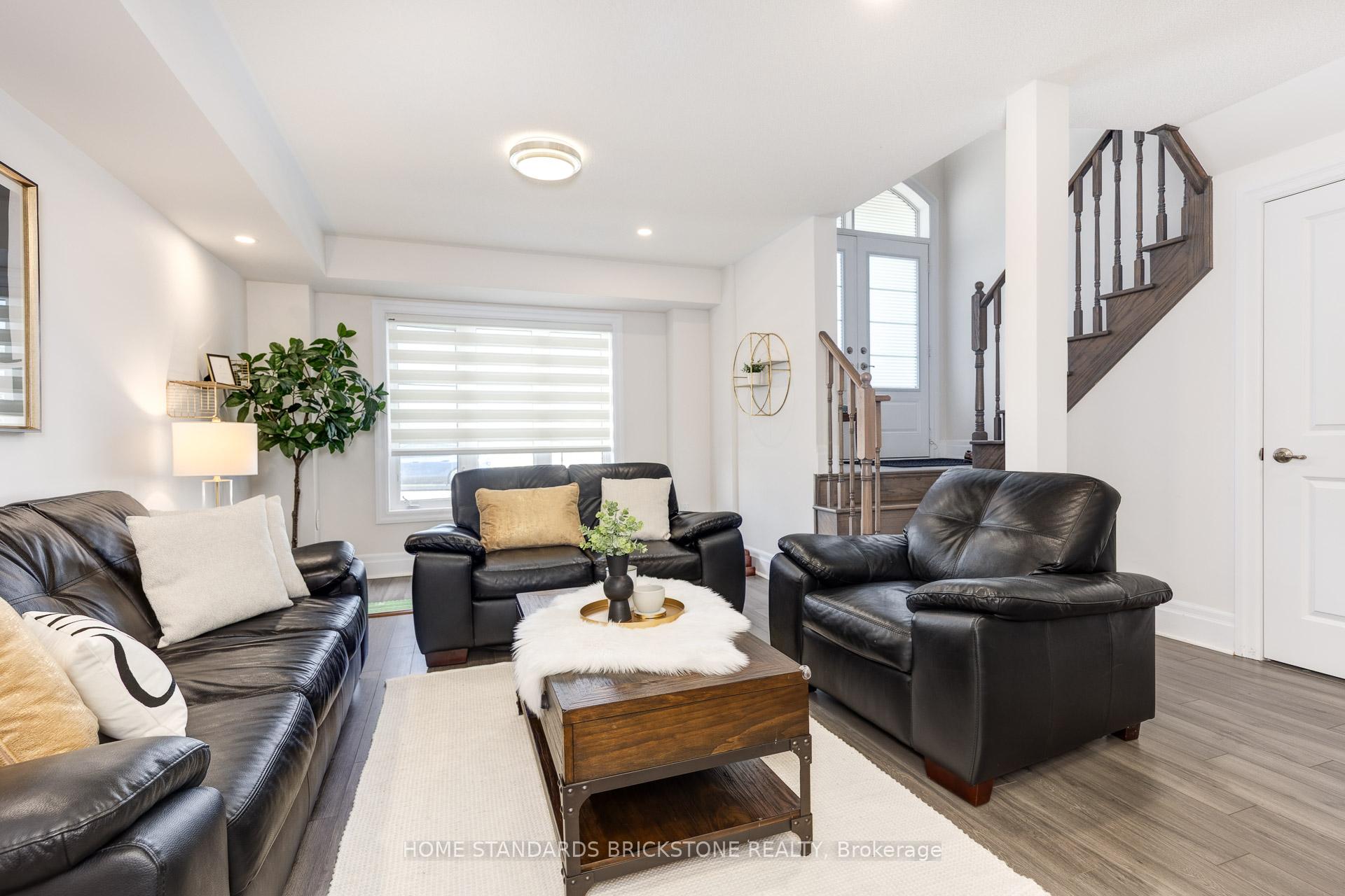 Photo 5 of 54 Campobello Street, Vaughan, Patterson — HOMEH
