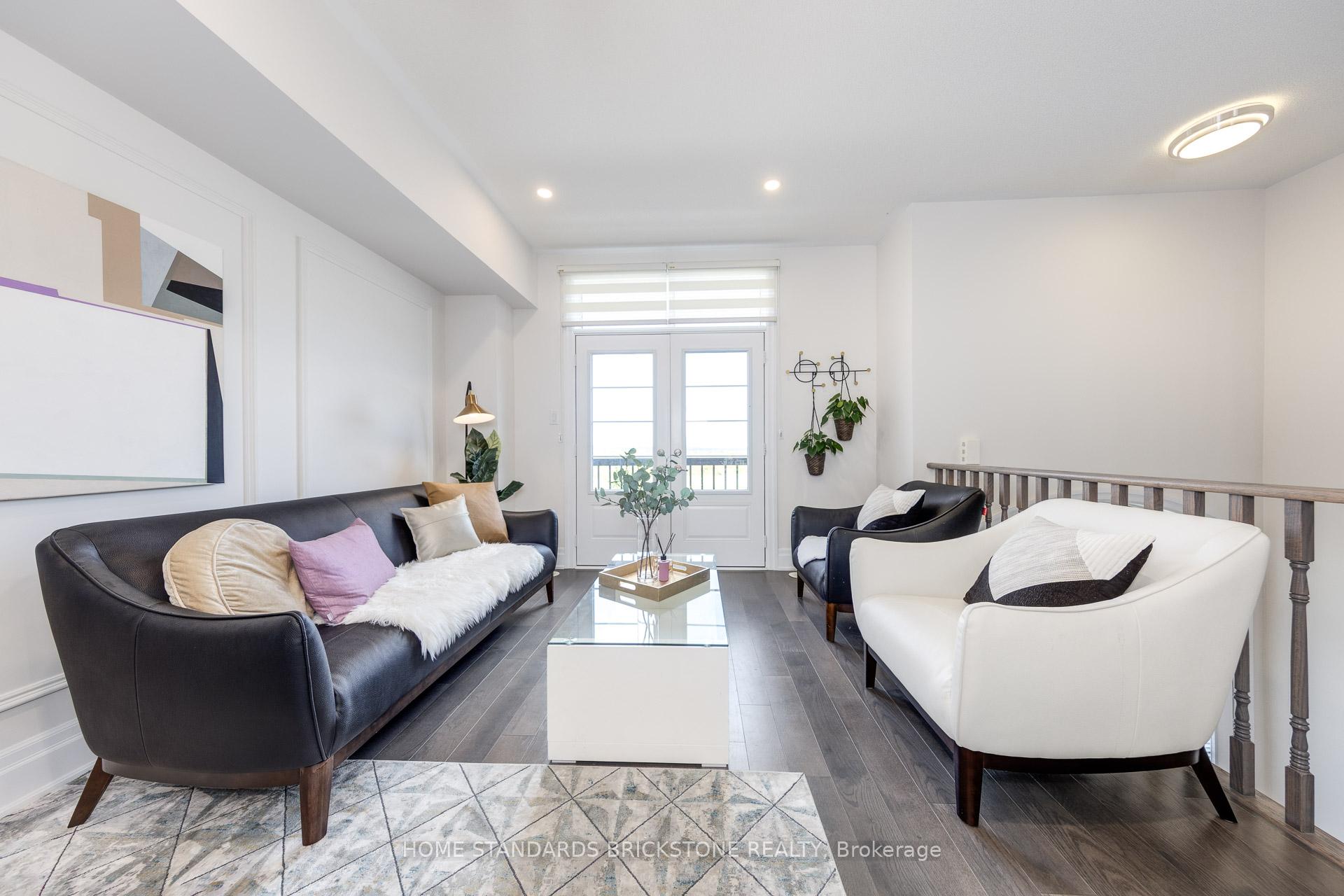 Photo 10 of 54 Campobello Street, Vaughan, Patterson — HOMEH
