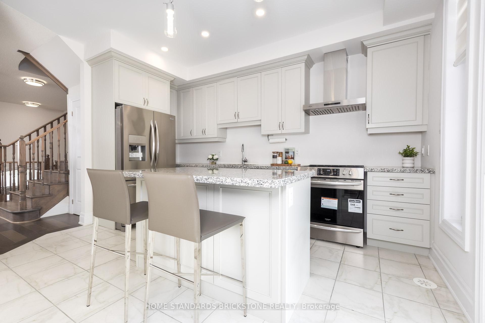 Photo 18 of 54 Campobello Street, Vaughan, Patterson — HOMEH