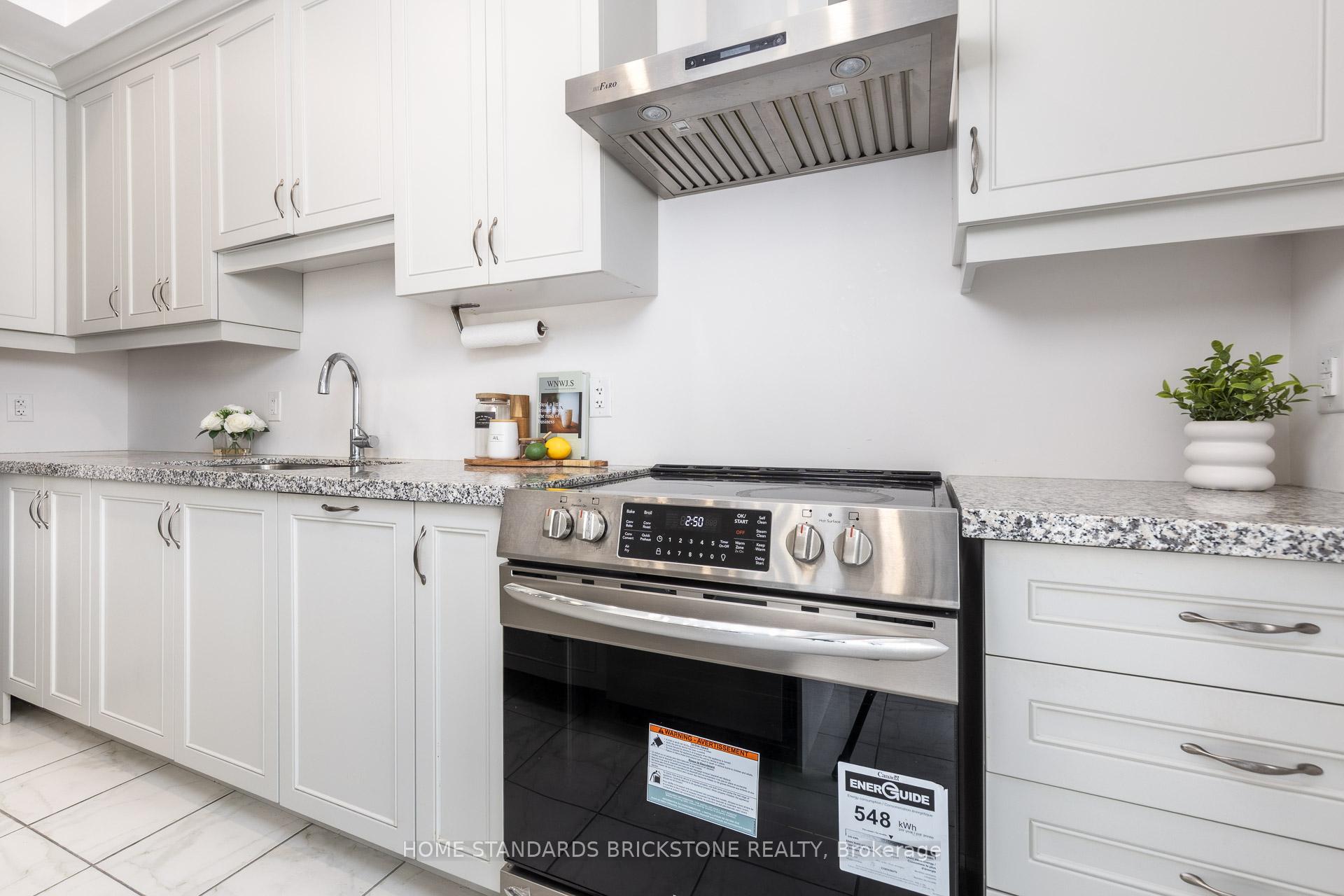Photo 19 of 54 Campobello Street, Vaughan, Patterson — HOMEH