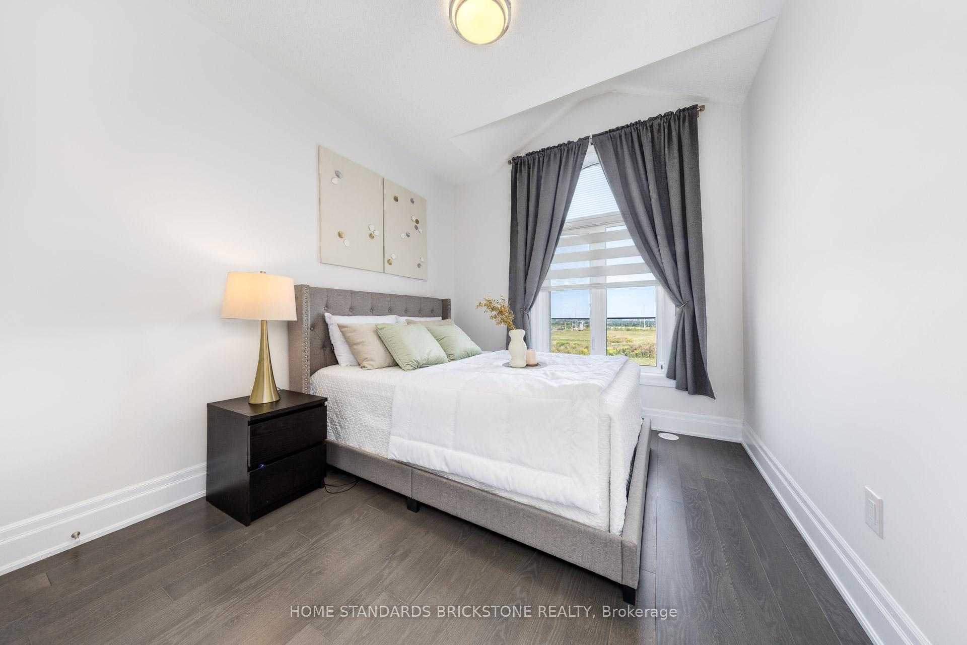 Photo 43 of 54 Campobello Street, Vaughan, Patterson — HOMEH