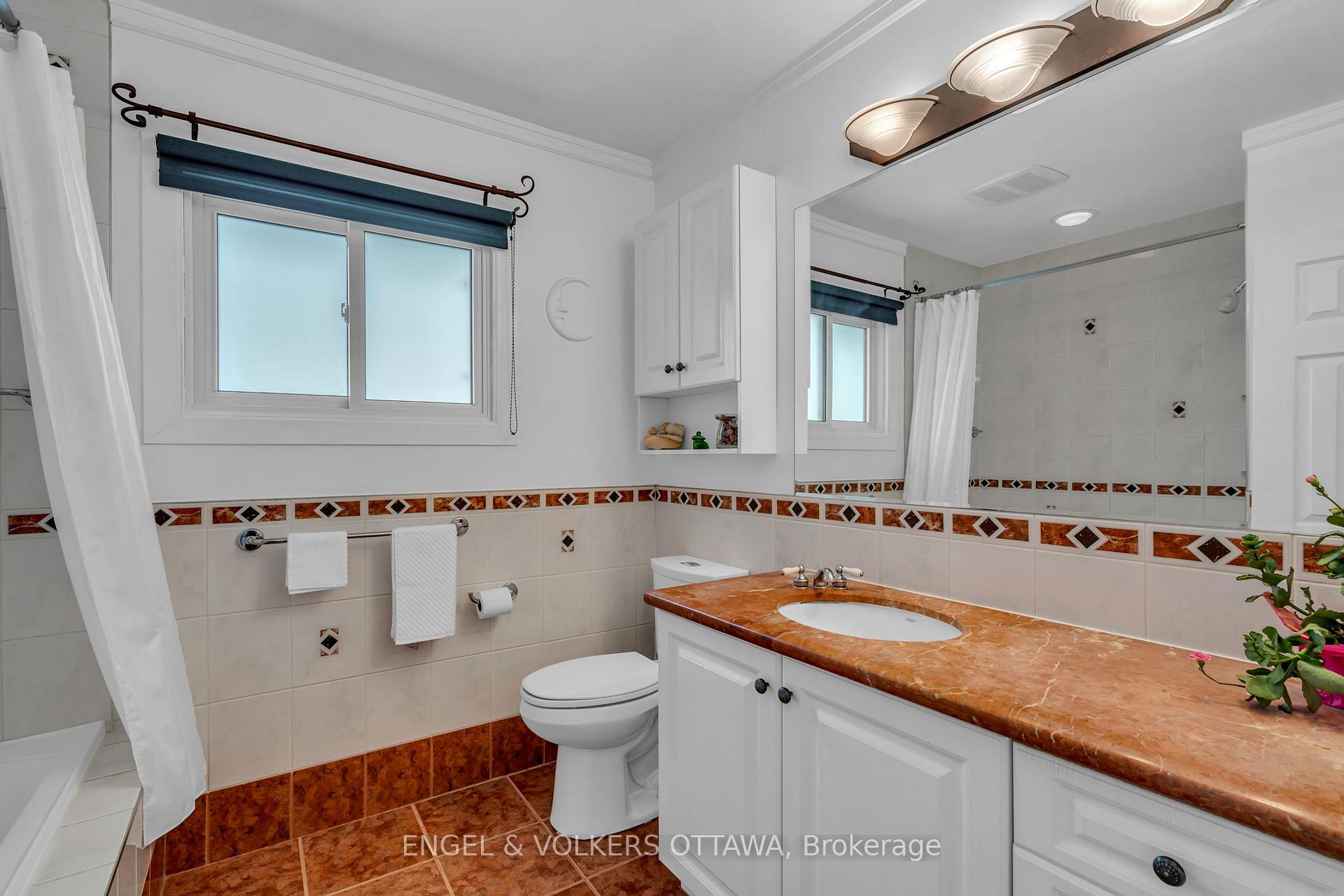 Photo 24 of 2002 Michigan Avenue, Ottawa, Guildwood Estates - Urbandale Acres — HOMEH