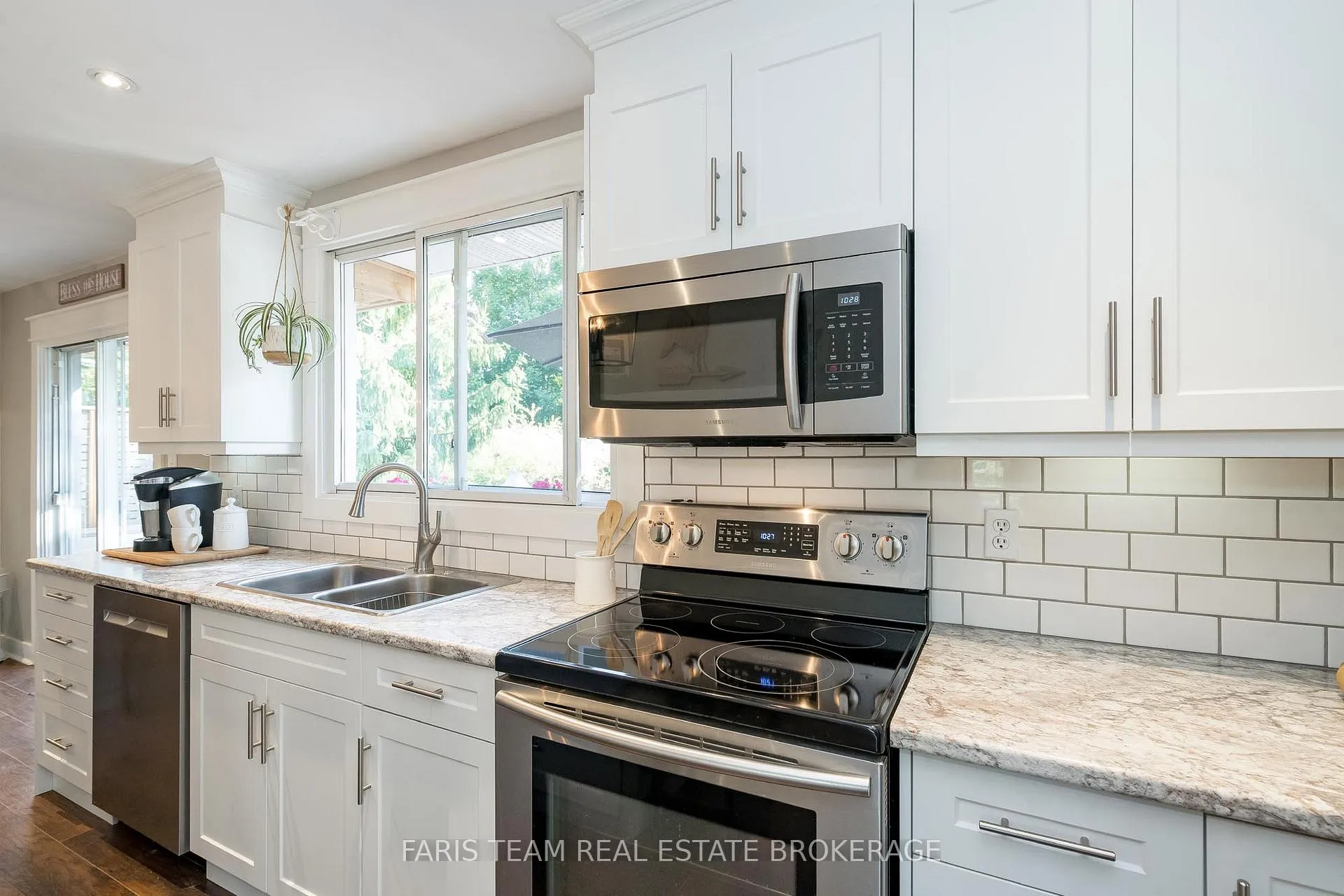 Photo 7 of 229 Cox Mill Road, Barrie, Painswick North — HOMEH
