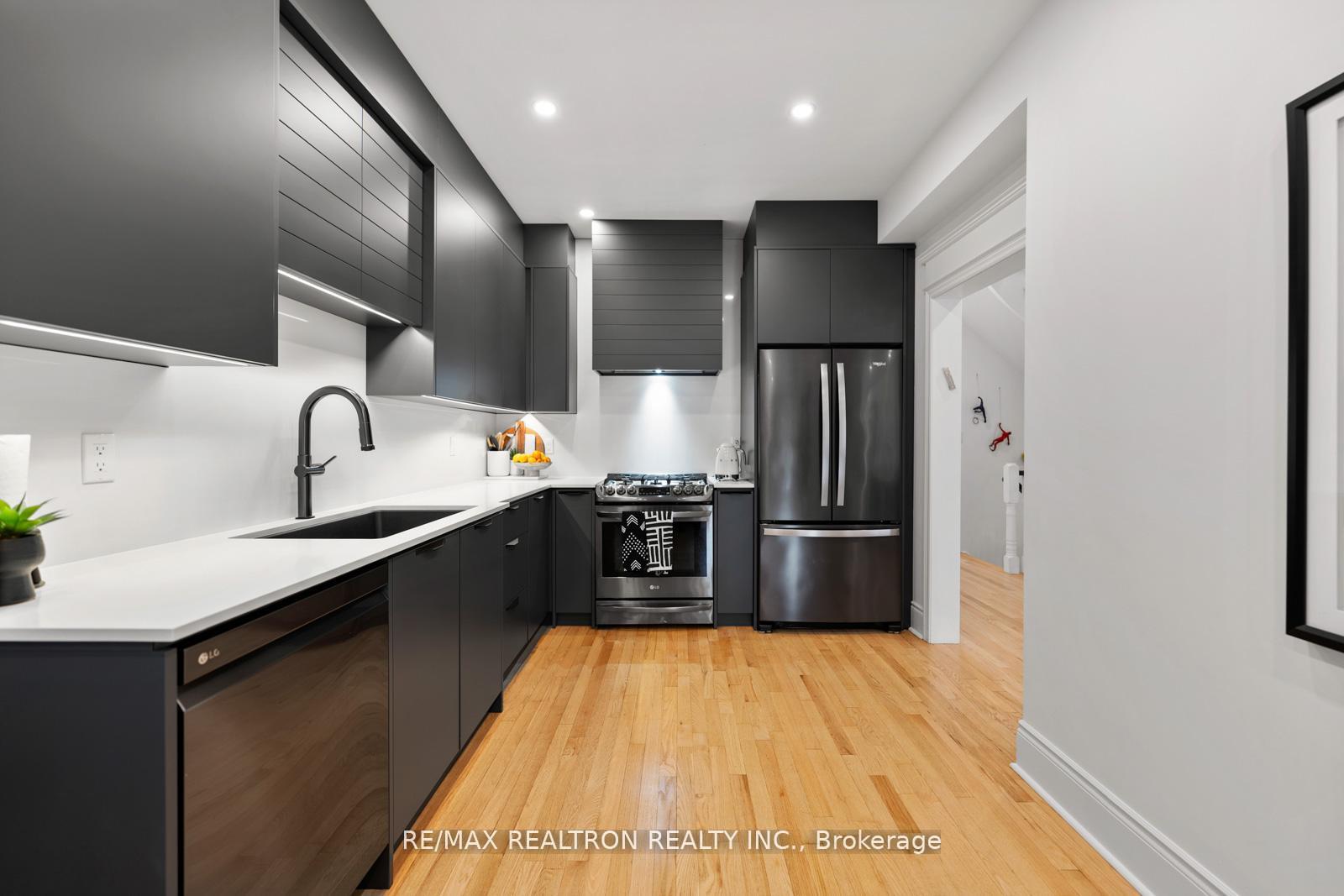Photo 8 of 136 Kingsbridge Circle, Vaughan, Beverley Glen — HOMEH