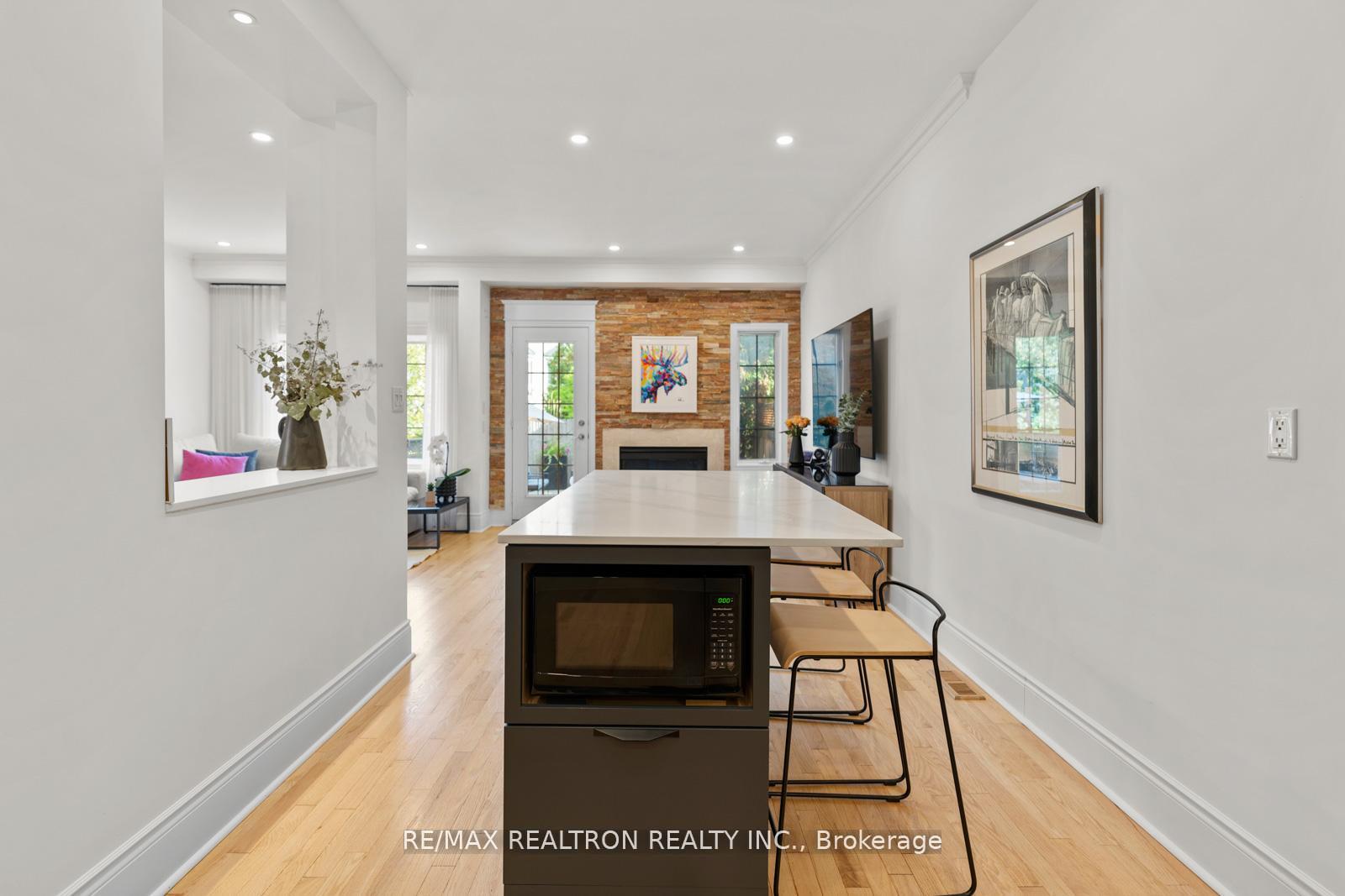Photo 9 of 136 Kingsbridge Circle, Vaughan, Beverley Glen — HOMEH