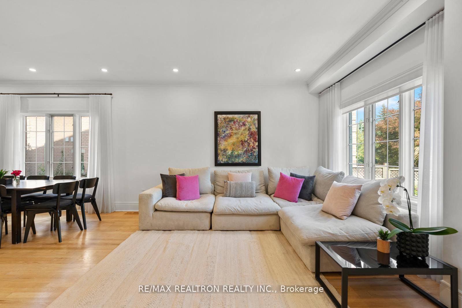 Photo 13 of 136 Kingsbridge Circle, Vaughan, Beverley Glen — HOMEH