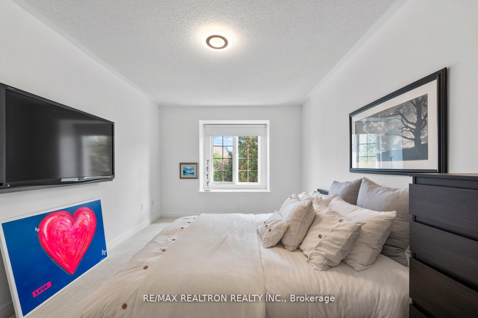 Photo 23 of 136 Kingsbridge Circle, Vaughan, Beverley Glen — HOMEH
