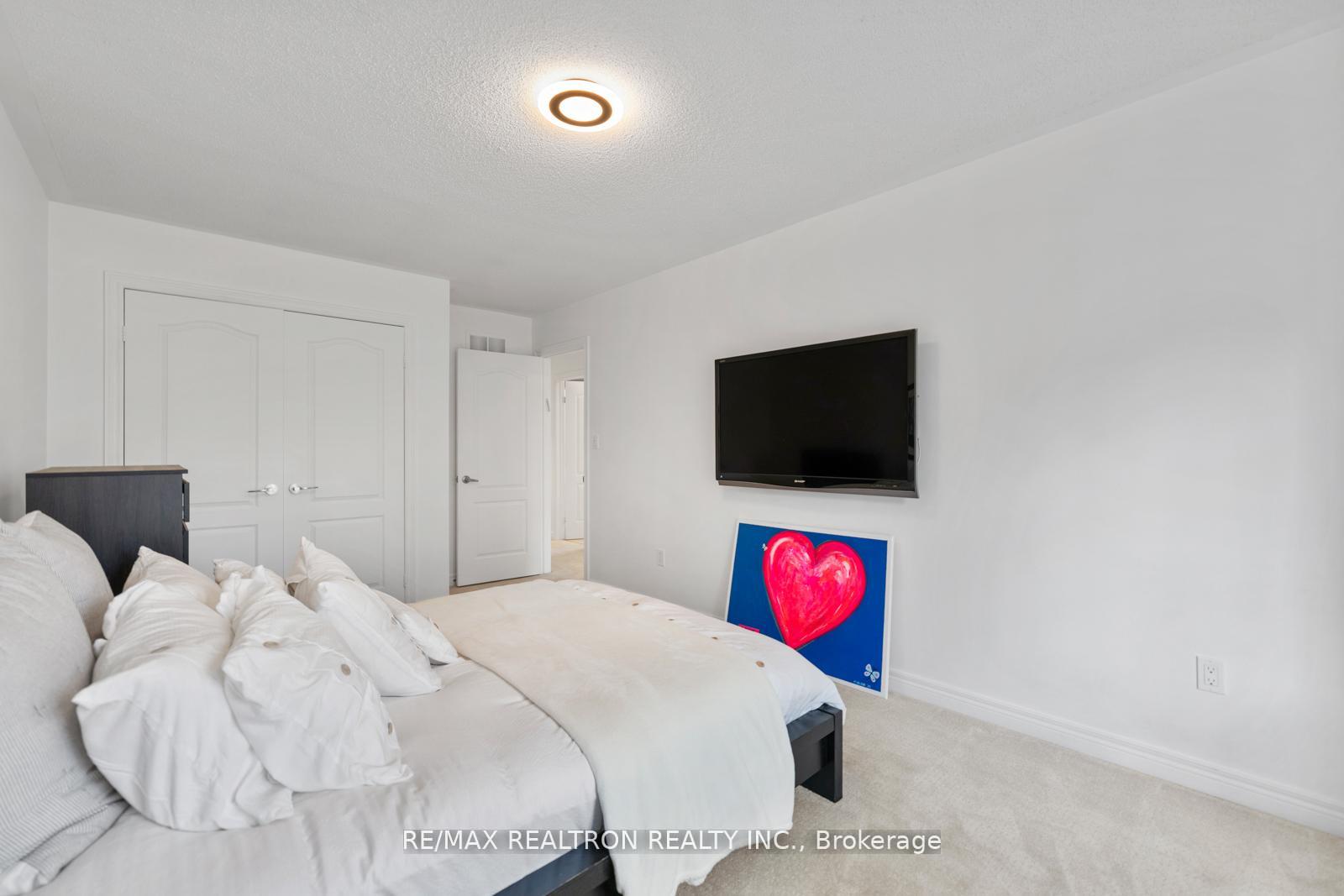 Photo 25 of 136 Kingsbridge Circle, Vaughan, Beverley Glen — HOMEH