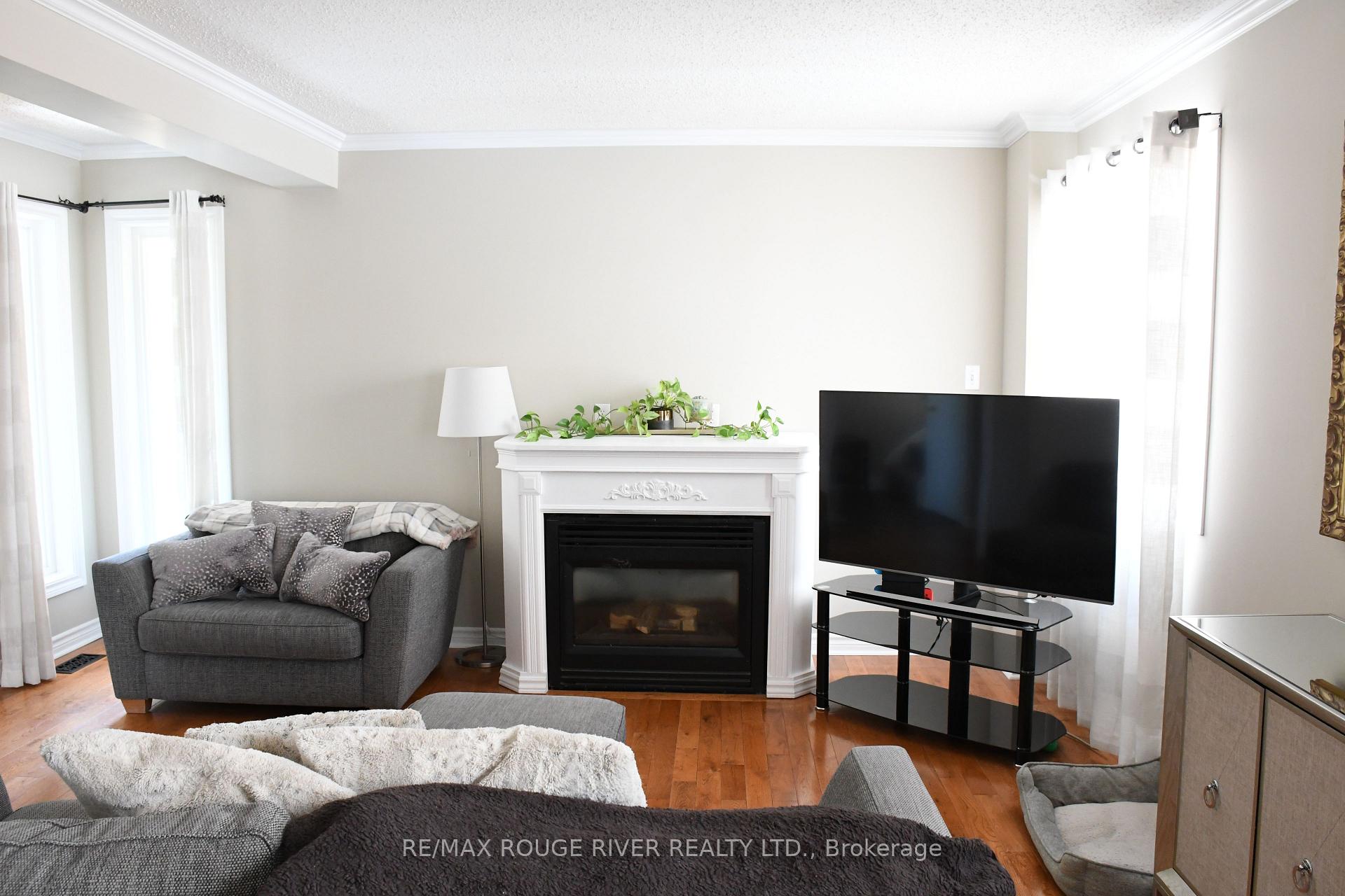 Photo 4 of 31 Old Colony Drive, Whitby, Pringle Creek — HOMEH