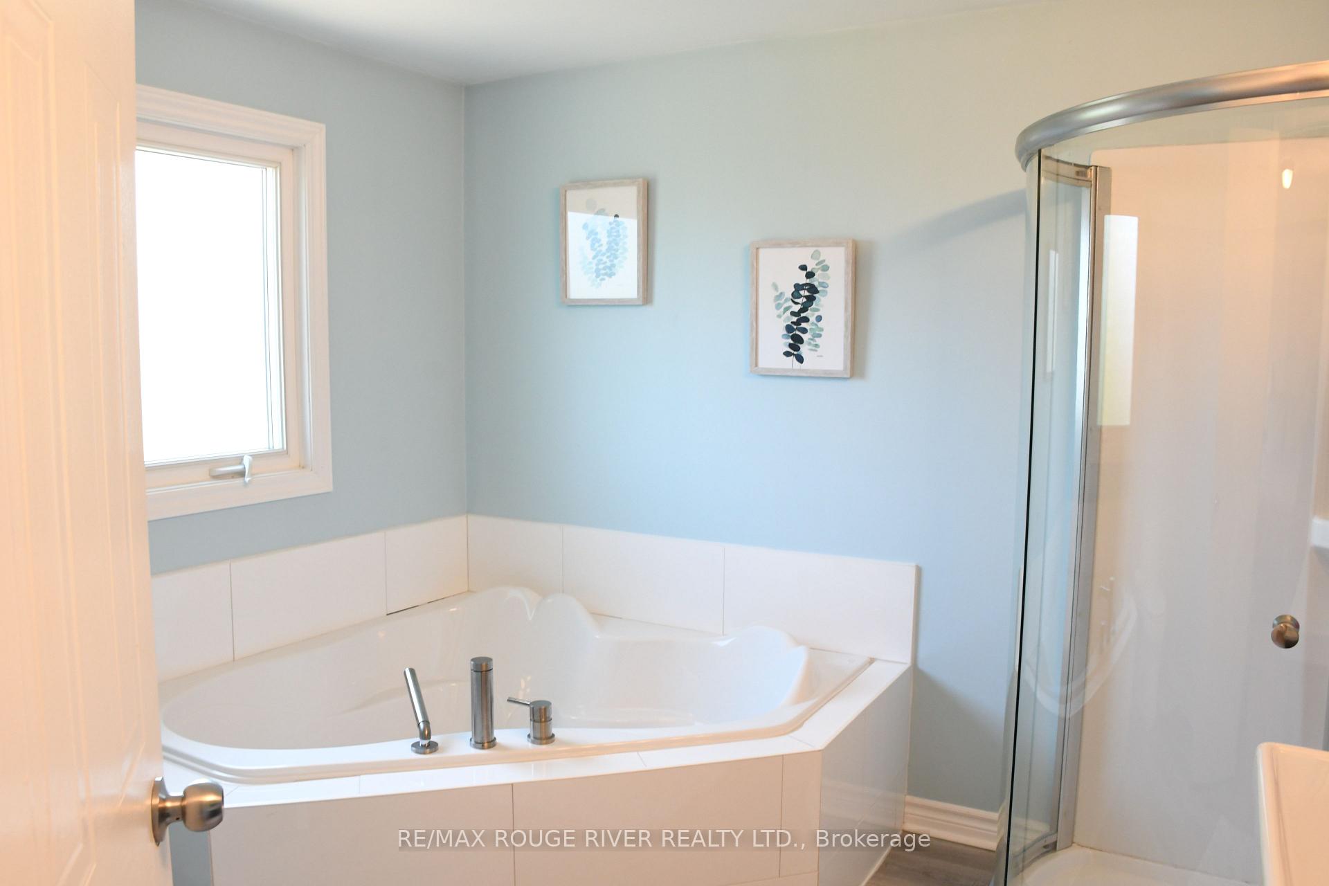 Photo 11 of 31 Old Colony Drive, Whitby, Pringle Creek — HOMEH