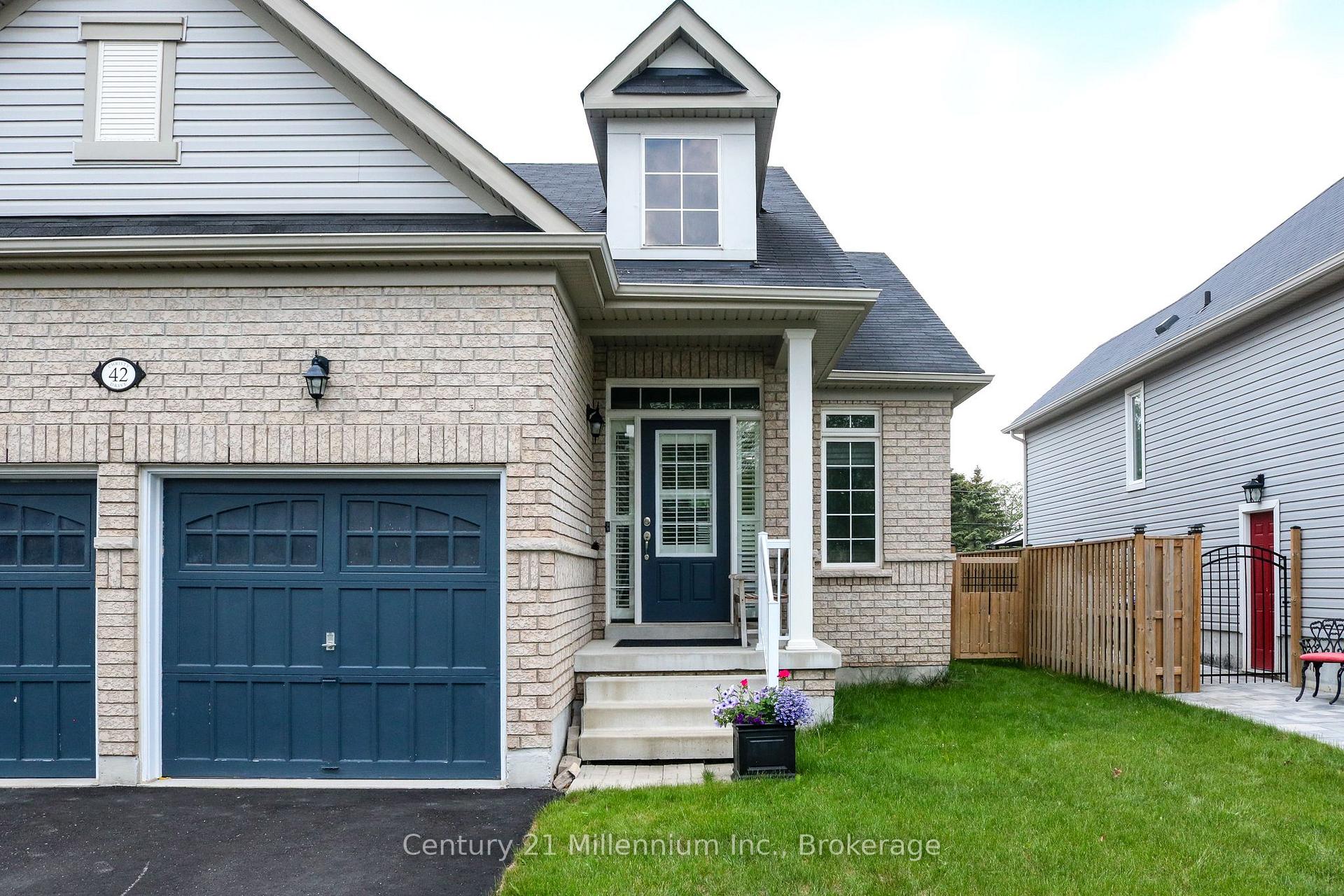 Photo 5 of 42 Christy Drive, Wasaga Beach — HOMEH