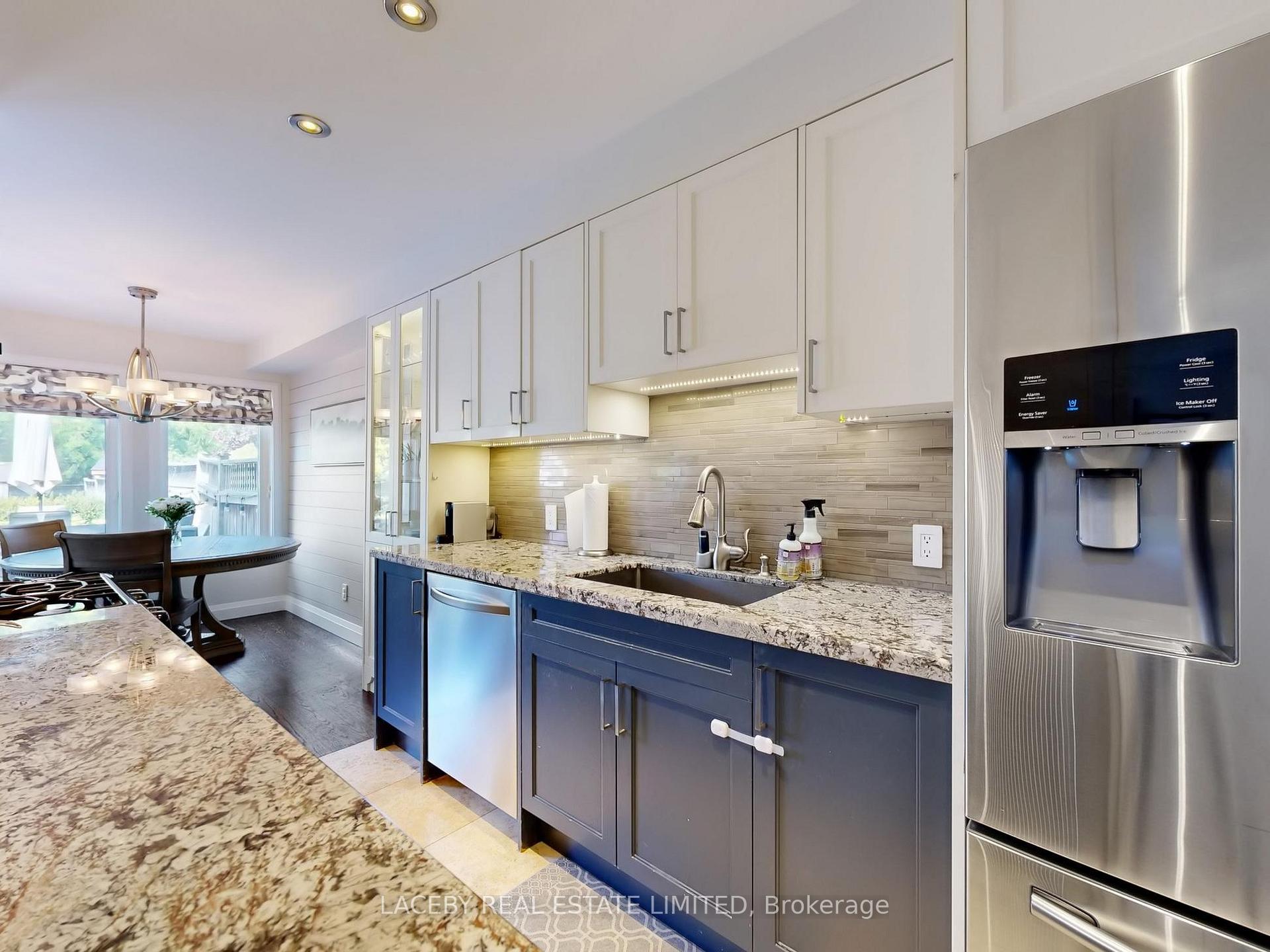 Photo 10 of 71 Hollandview Trail, Aurora, Bayview Wellington — HOMEH