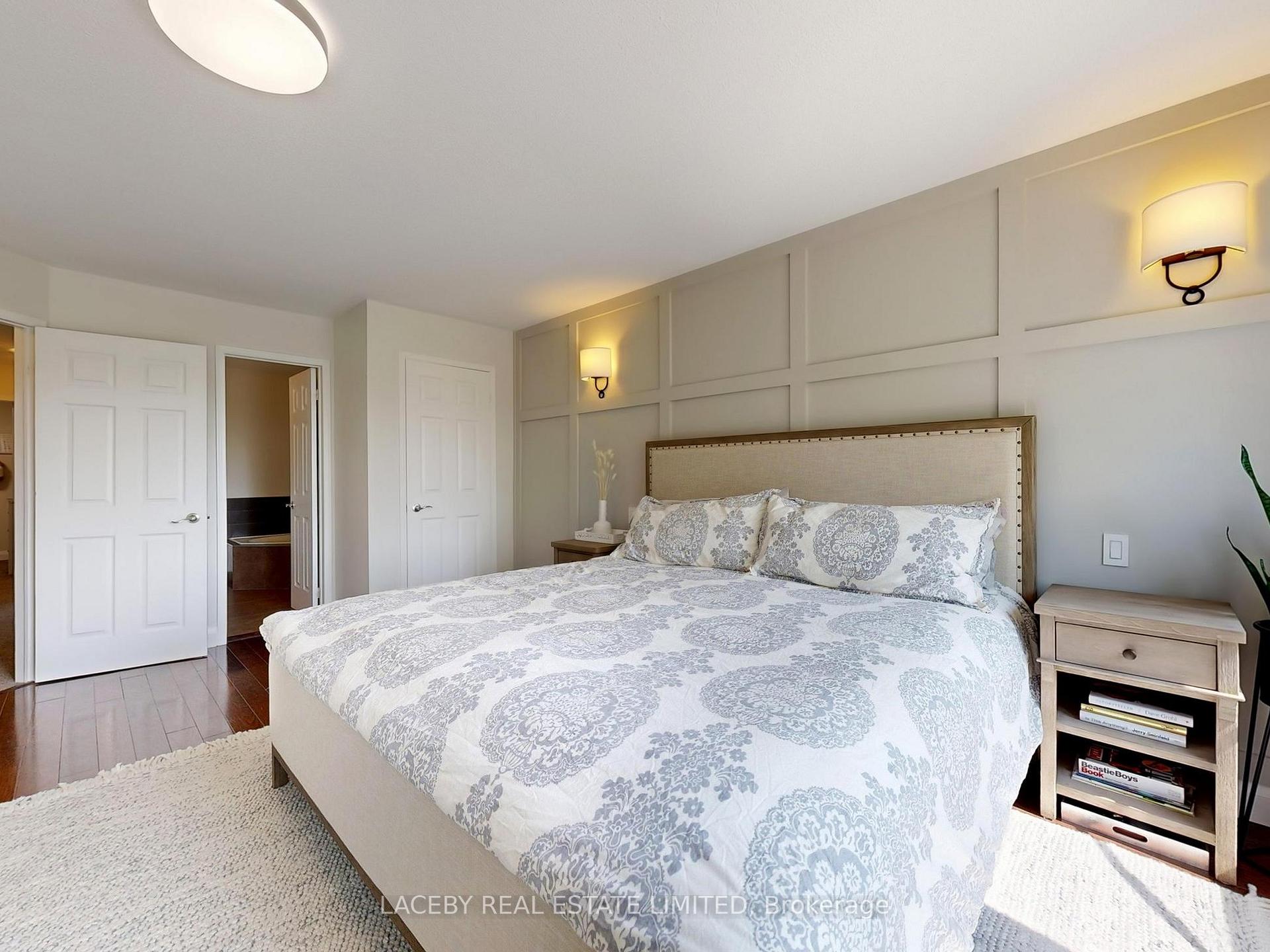 Photo 12 of 71 Hollandview Trail, Aurora, Bayview Wellington — HOMEH