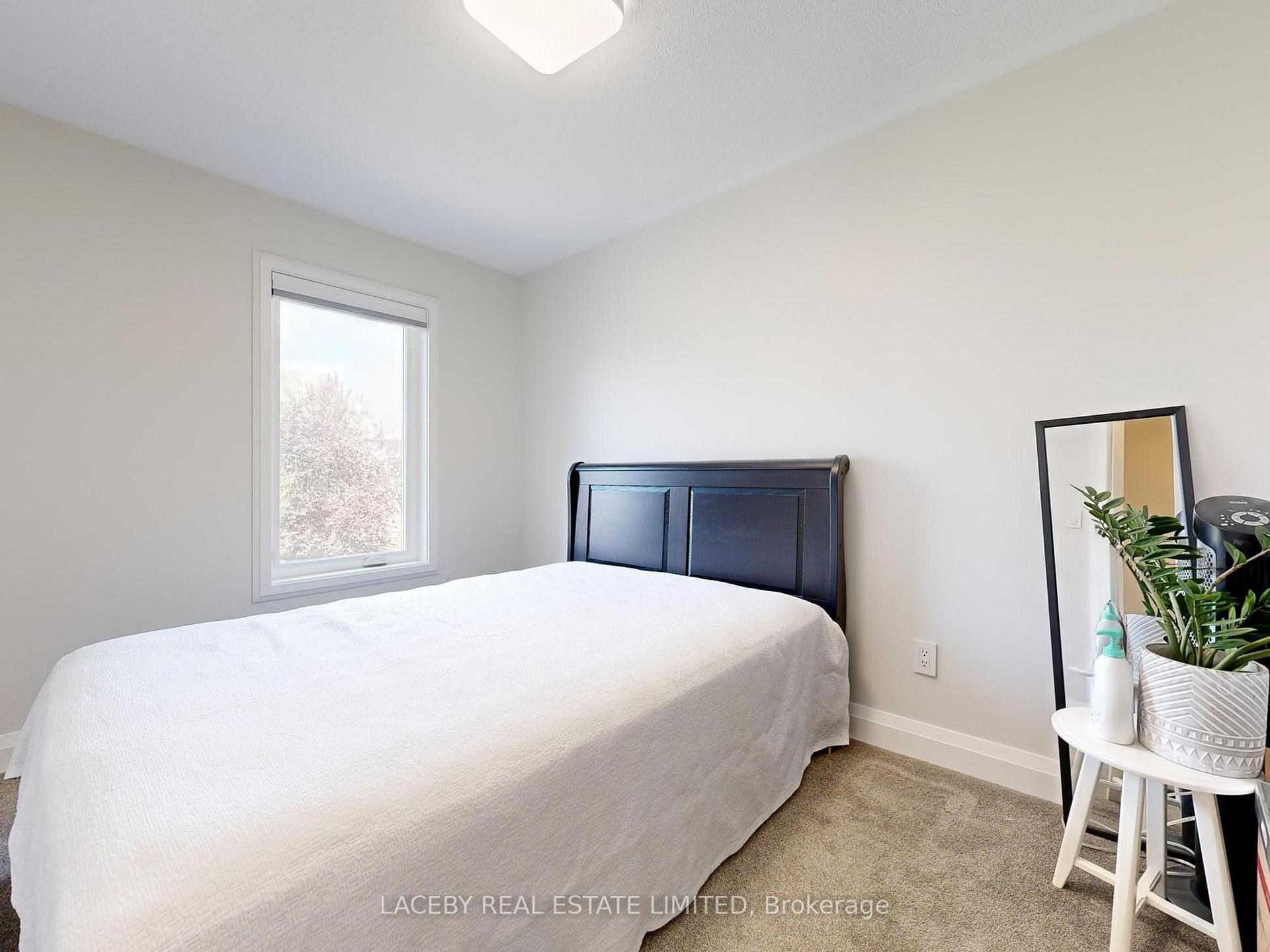 Photo 26 of 71 Hollandview Trail, Aurora, Bayview Wellington — HOMEH
