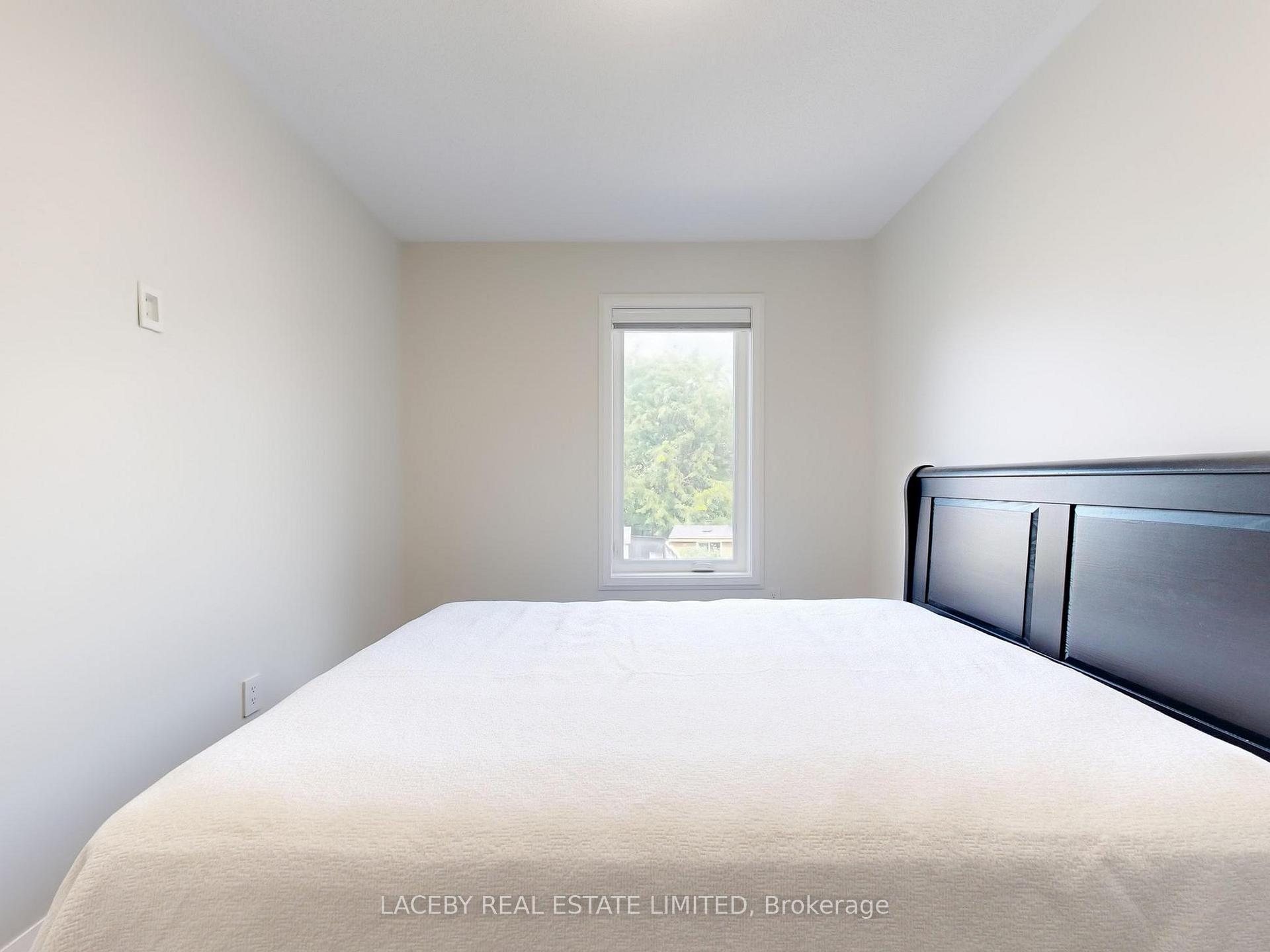 Photo 18 of 71 Hollandview Trail, Aurora, Bayview Wellington — HOMEH
