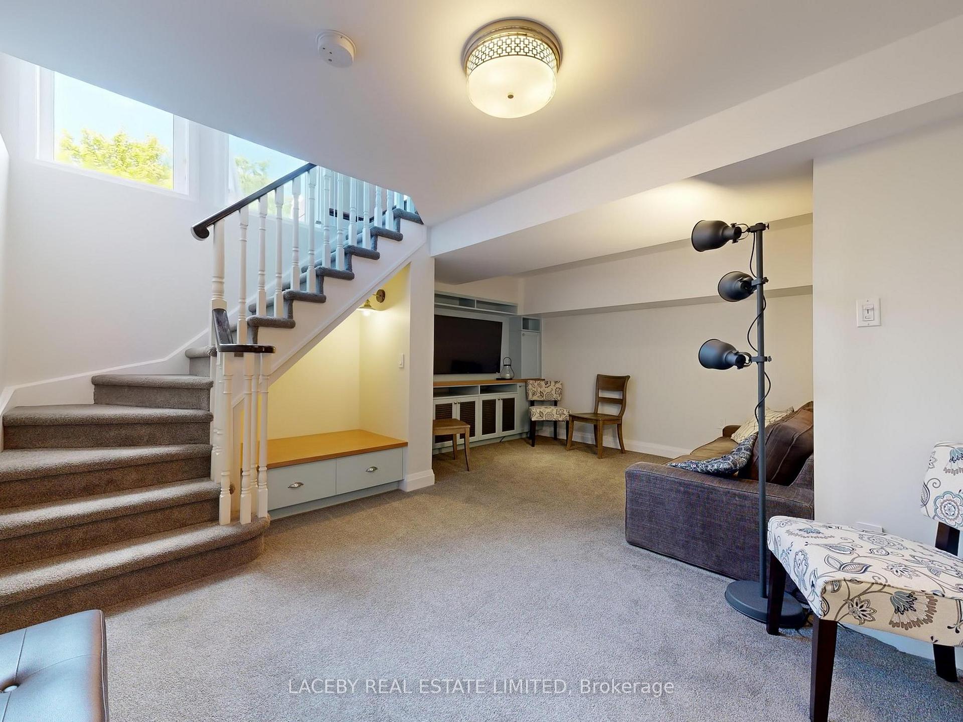 Photo 33 of 71 Hollandview Trail, Aurora, Bayview Wellington — HOMEH