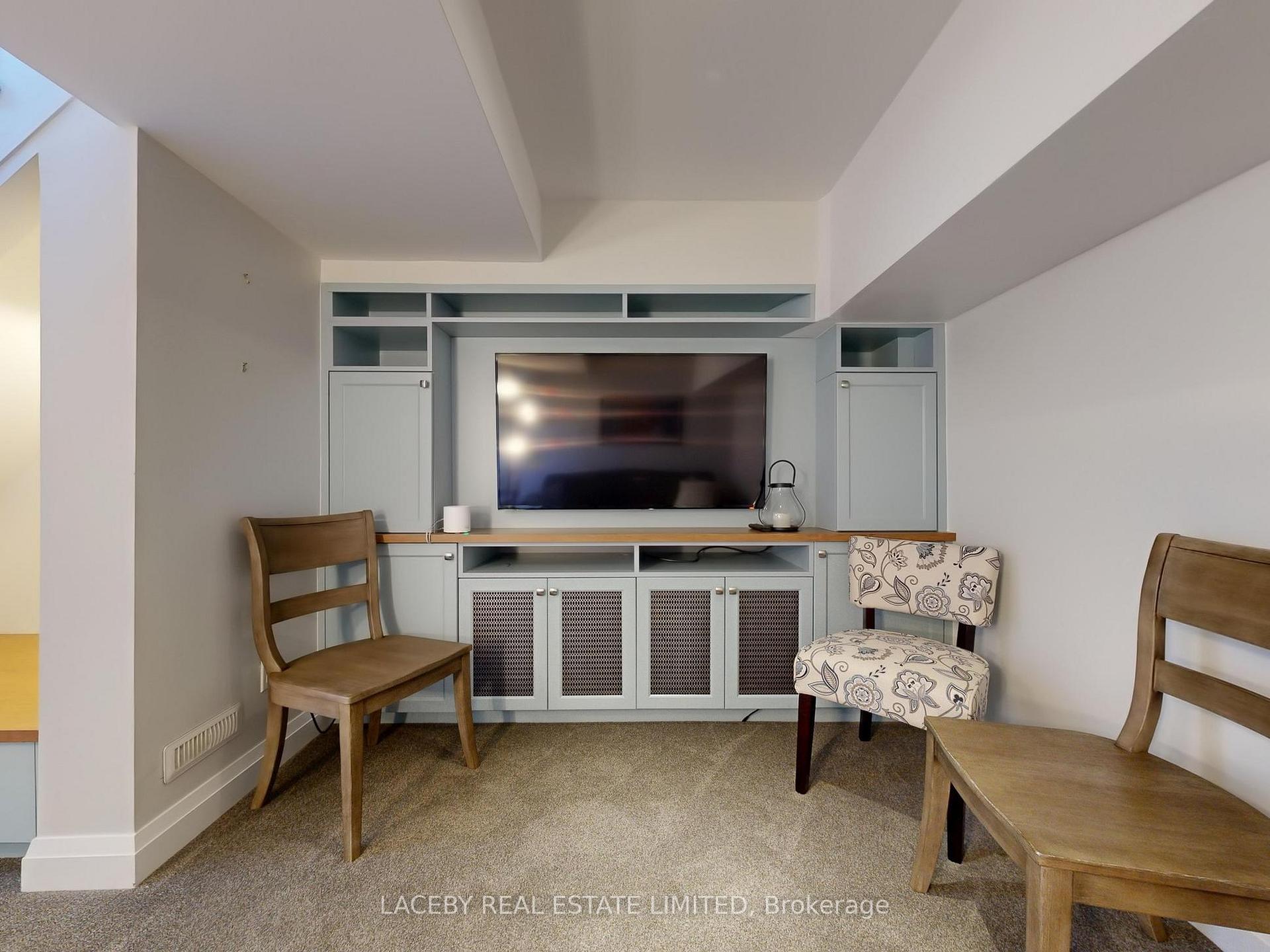 Photo 41 of 71 Hollandview Trail, Aurora, Bayview Wellington — HOMEH