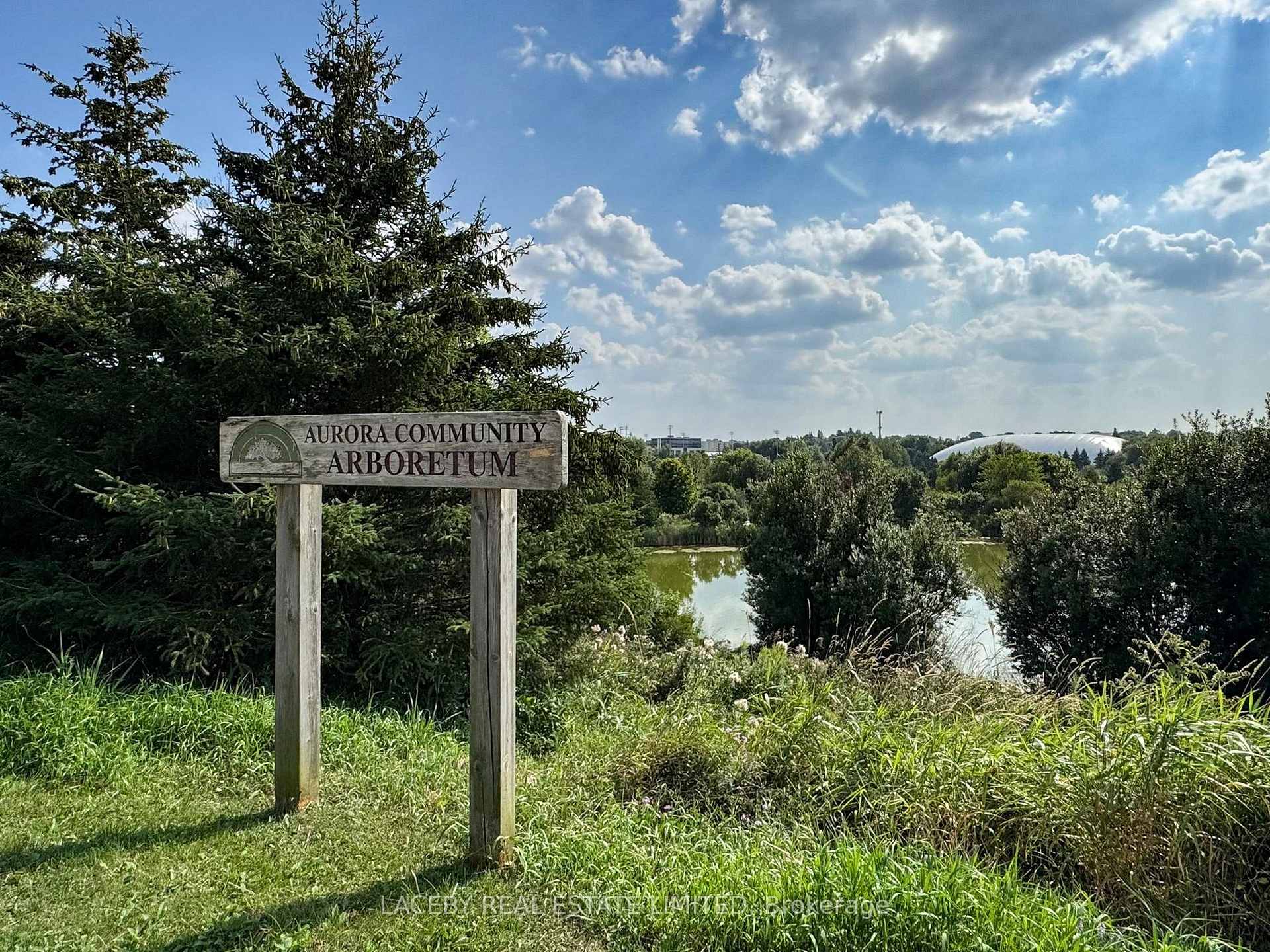 Photo 40 of 71 Hollandview Trail, Aurora, Bayview Wellington — HOMEH