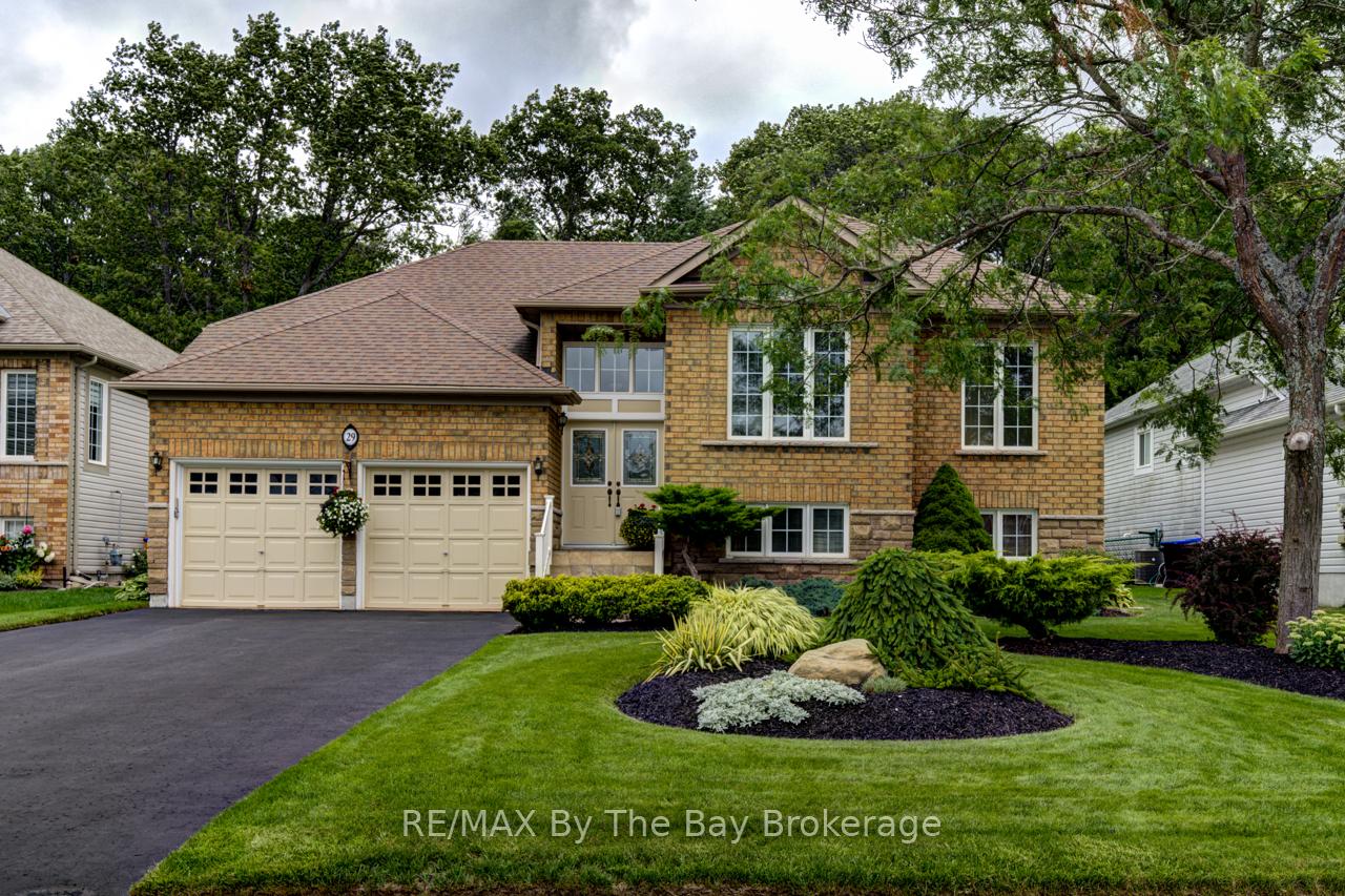 Photo 1 of 29 Cranberry Heights, Wasaga Beach — HOMEH
