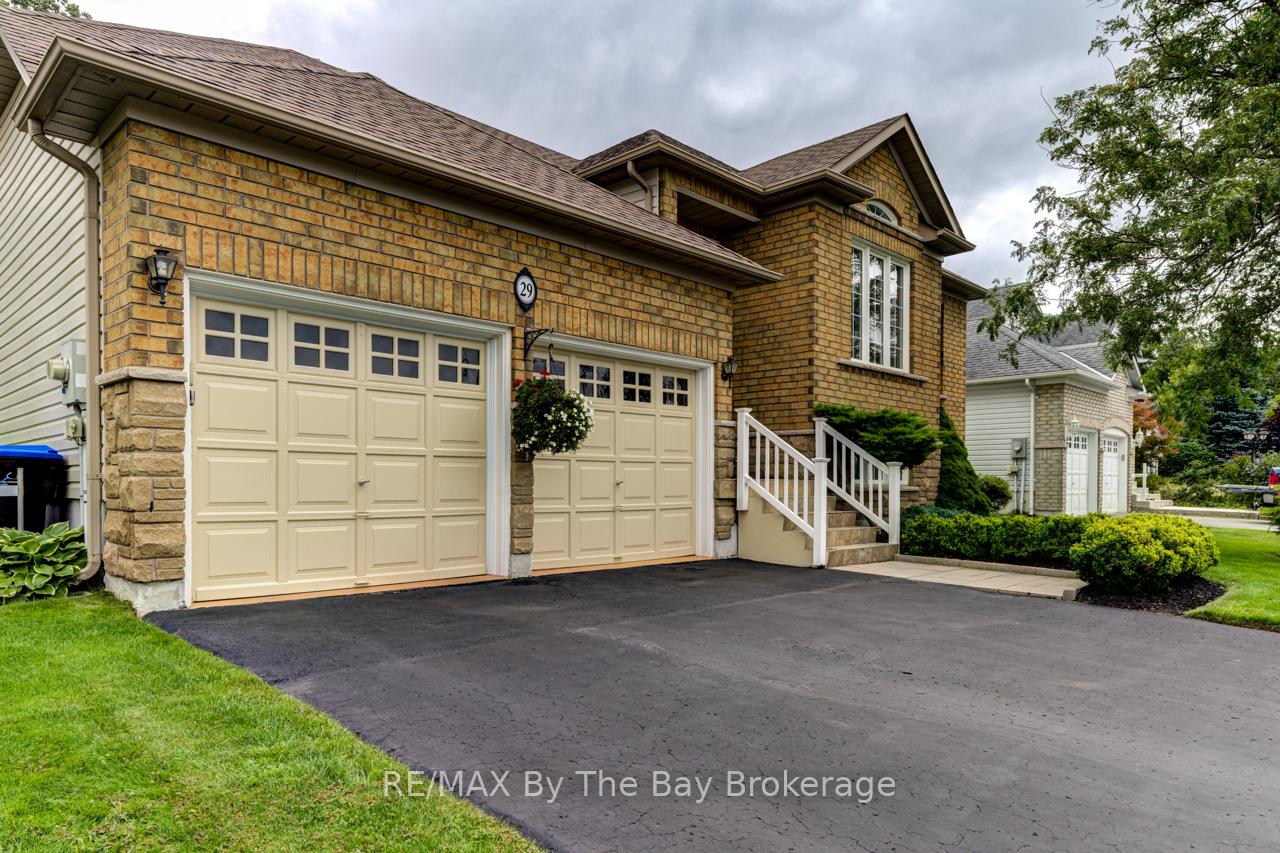 Photo 4 of 29 Cranberry Heights, Wasaga Beach — HOMEH