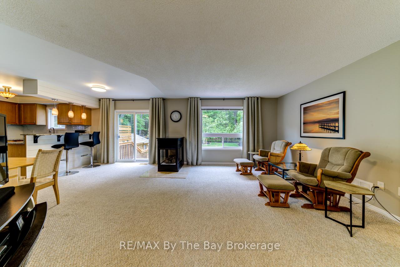 Photo 6 of 29 Cranberry Heights, Wasaga Beach — HOMEH