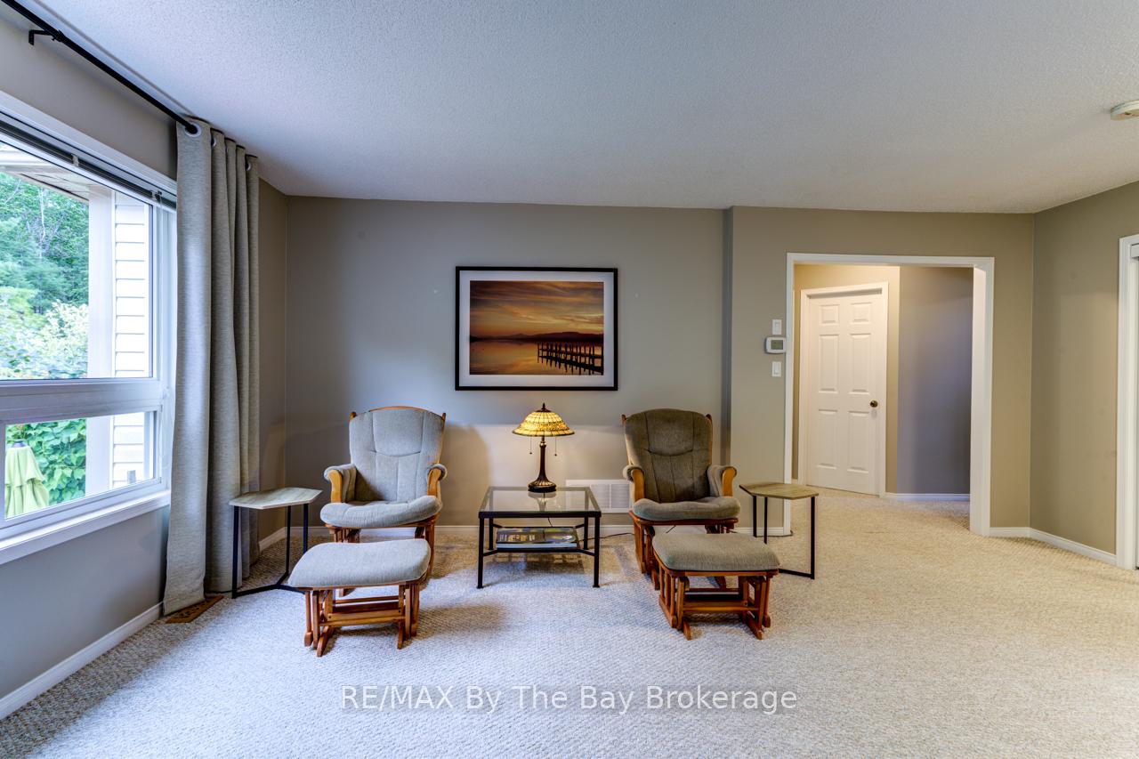 Photo 9 of 29 Cranberry Heights, Wasaga Beach — HOMEH