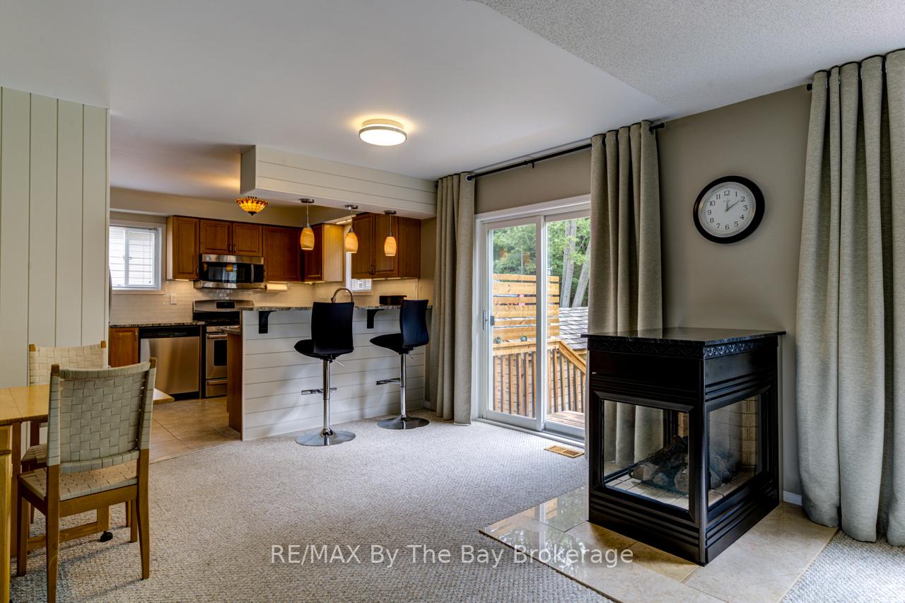 Photo 10 of 29 Cranberry Heights, Wasaga Beach — HOMEH