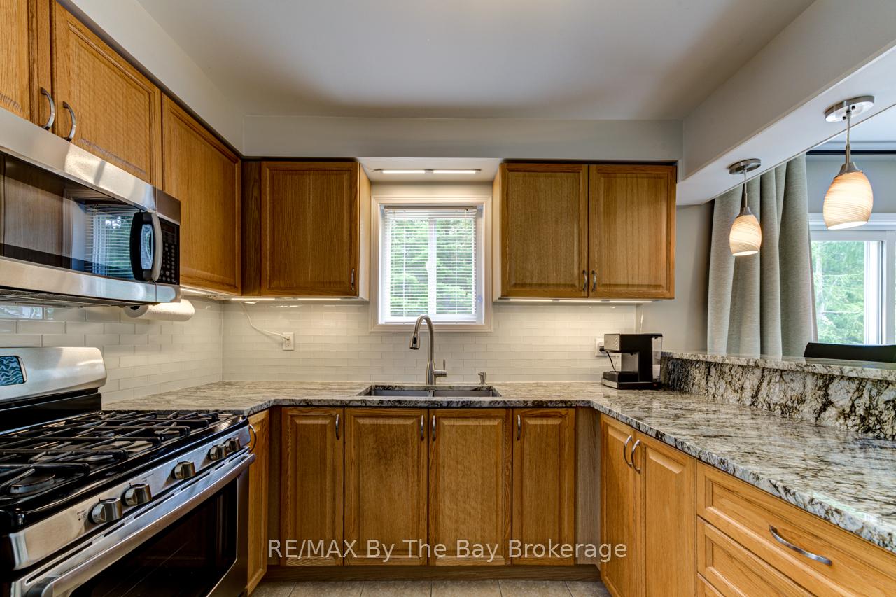 Photo 15 of 29 Cranberry Heights, Wasaga Beach — HOMEH