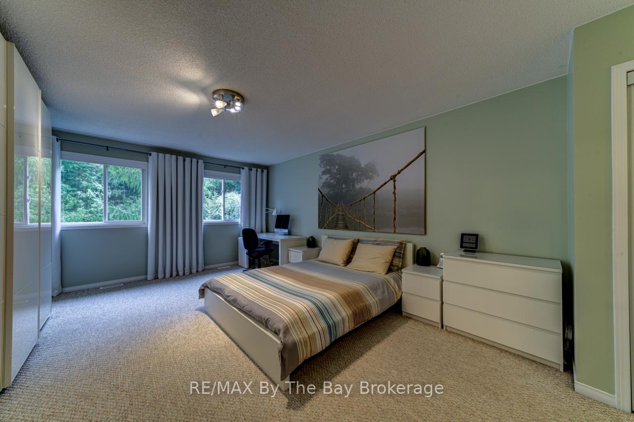 Photo 16 of 29 Cranberry Heights, Wasaga Beach — HOMEH