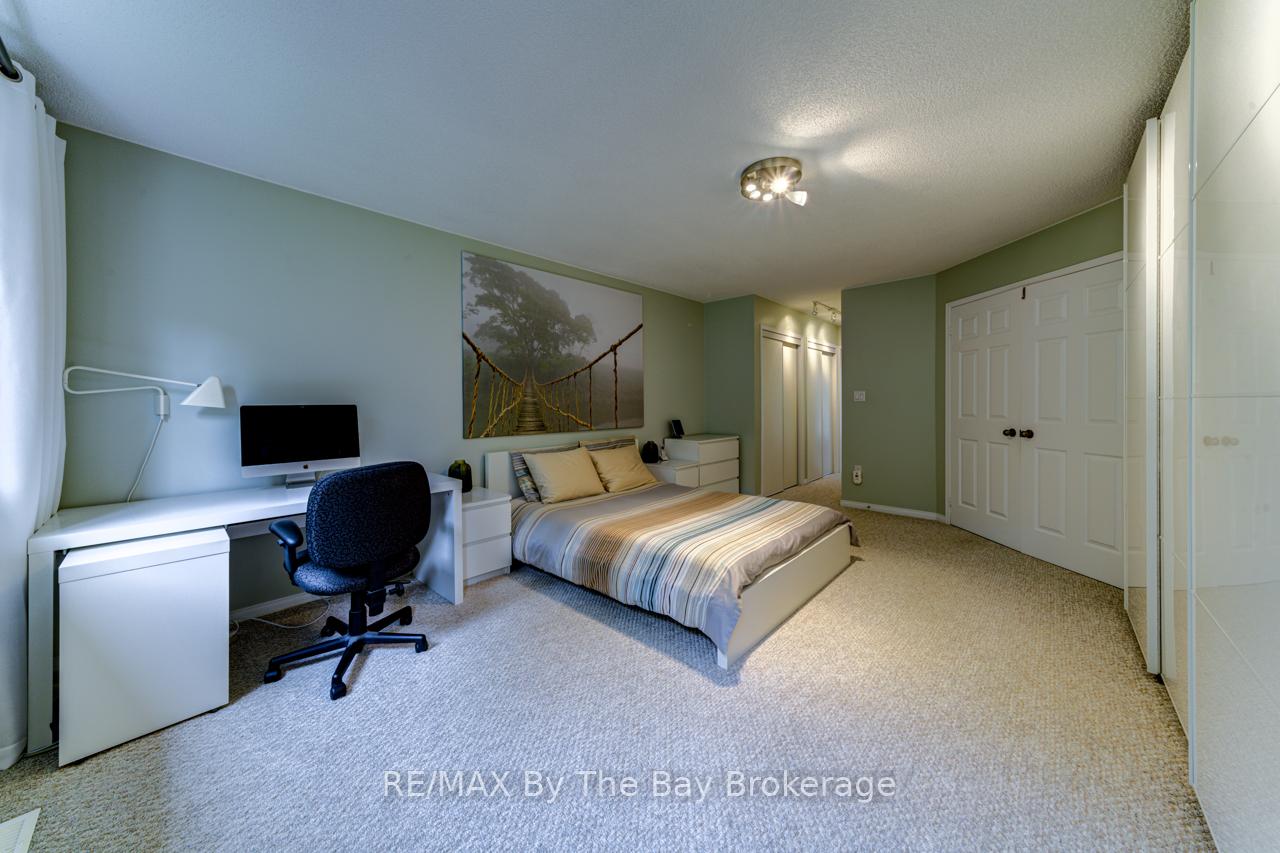 Photo 18 of 29 Cranberry Heights, Wasaga Beach — HOMEH