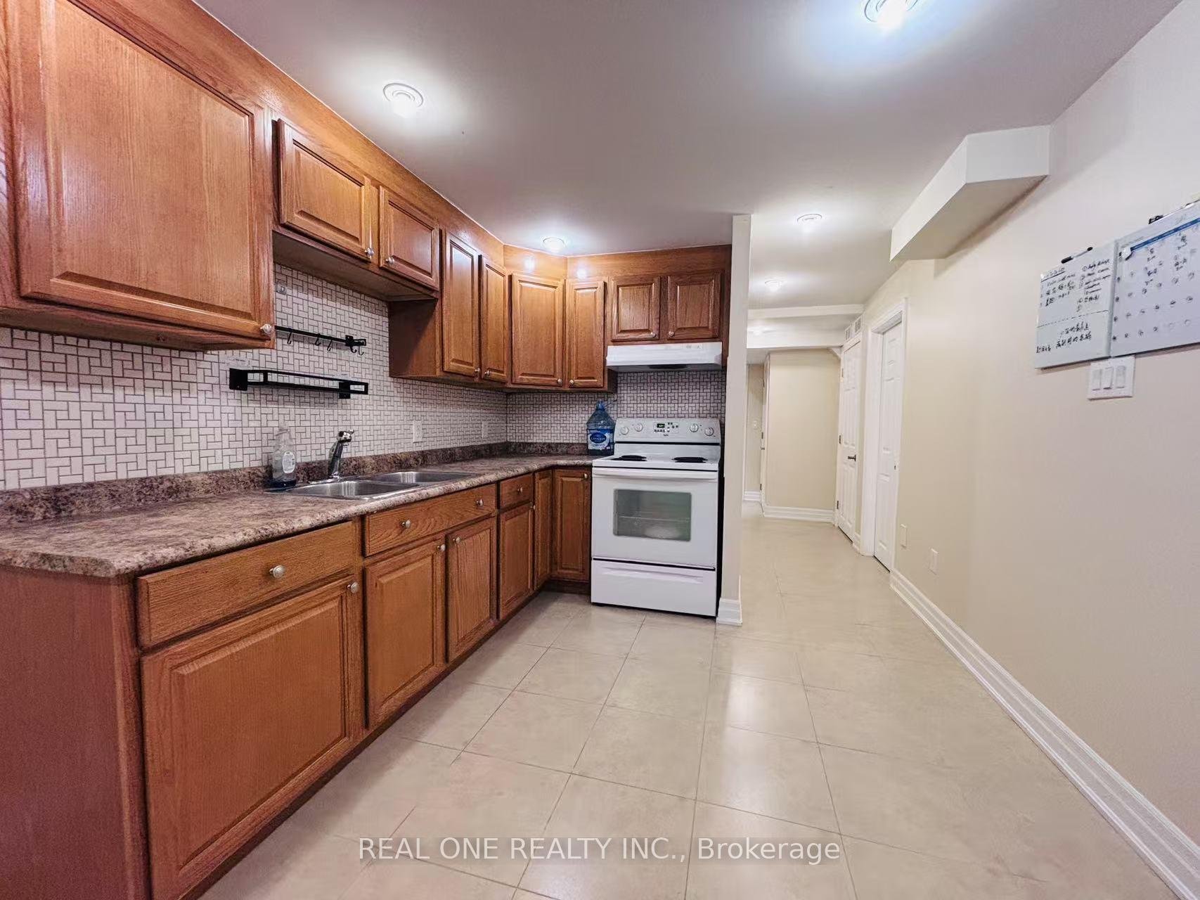 Photo 4 of Unit Basement, 11 Cherry Bush Road, Vaughan, Patterson — HOMEH