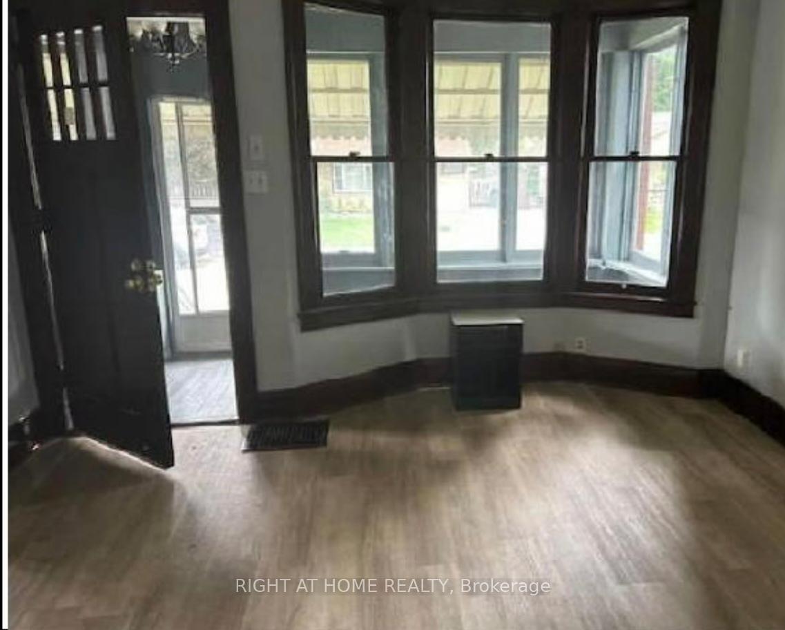 Photo 4 of 1463 Goyeau Street, Windsor — HOMEH
