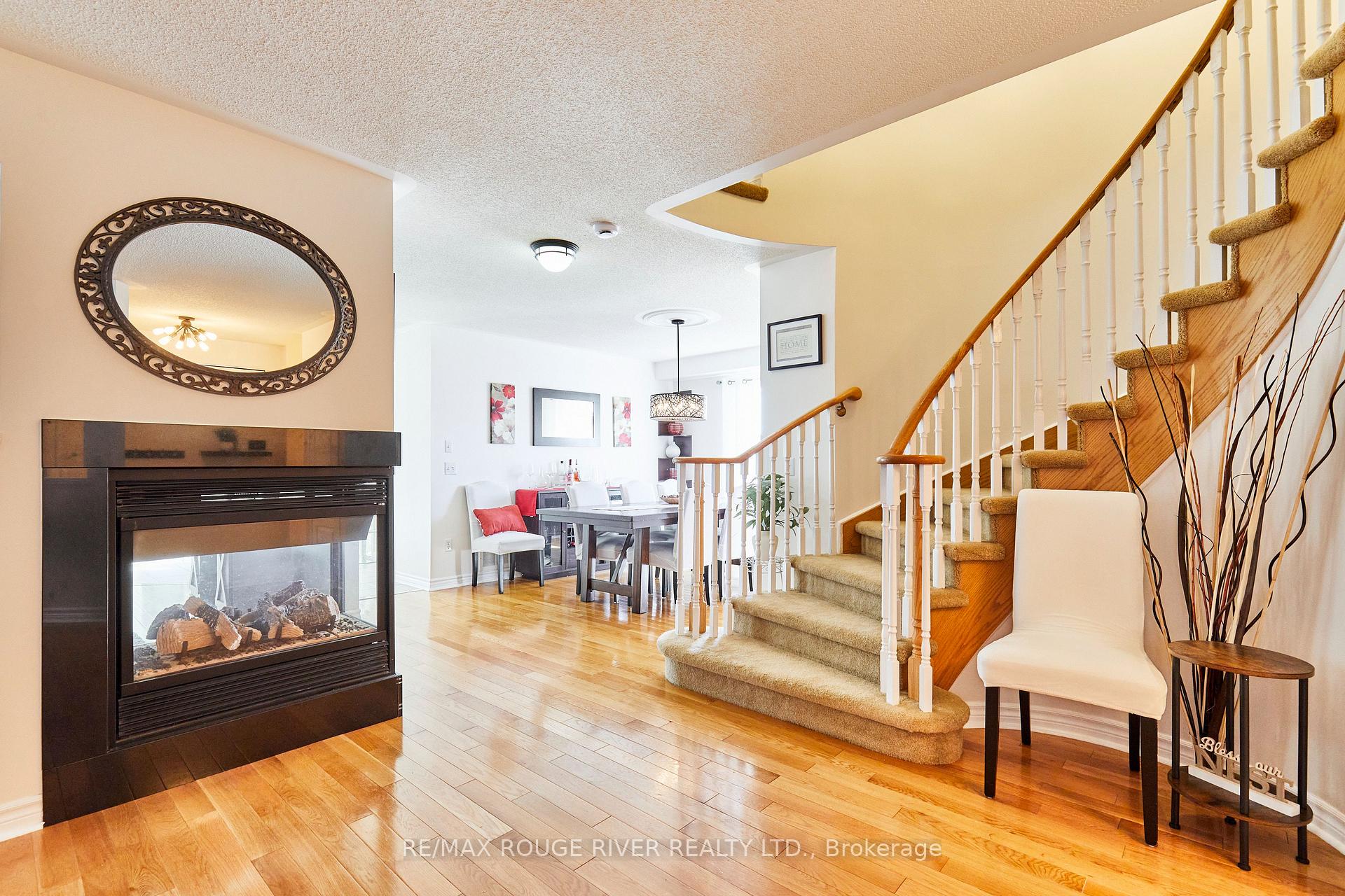 Photo 11 of 25 Constance Drive, Whitby, Williamsburg — HOMEH