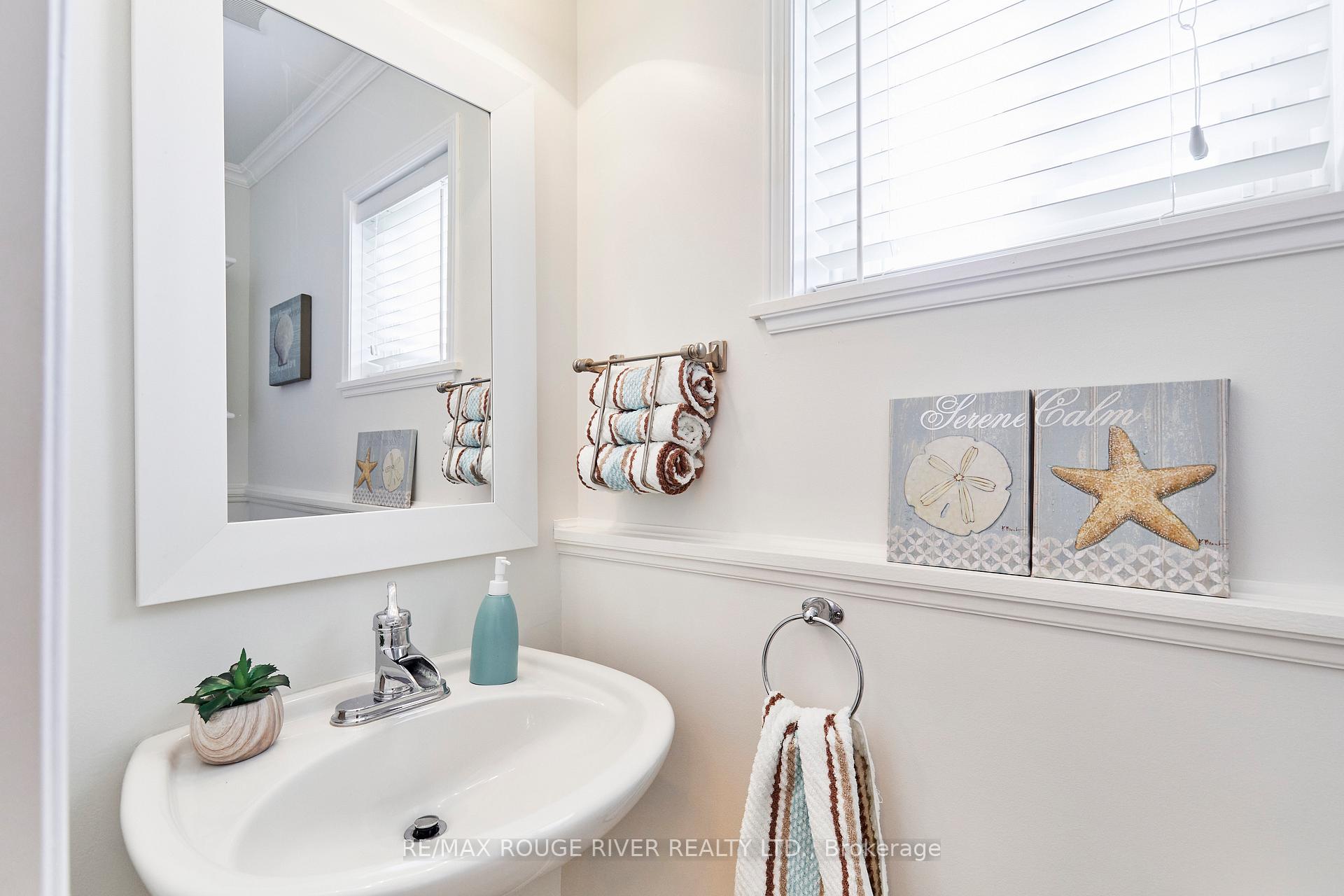 Photo 12 of 25 Constance Drive, Whitby, Williamsburg — HOMEH
