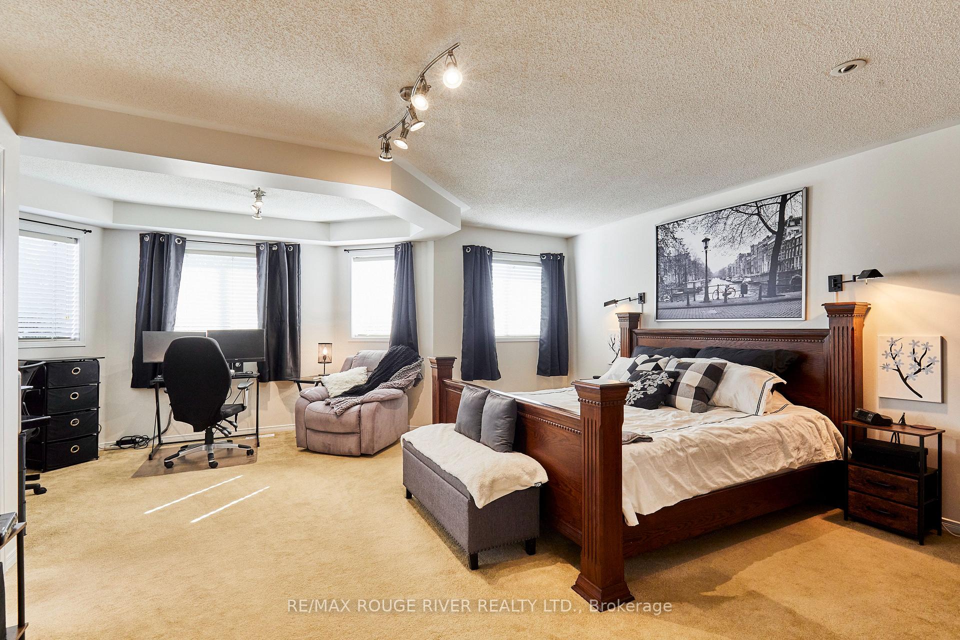 Photo 14 of 25 Constance Drive, Whitby, Williamsburg — HOMEH